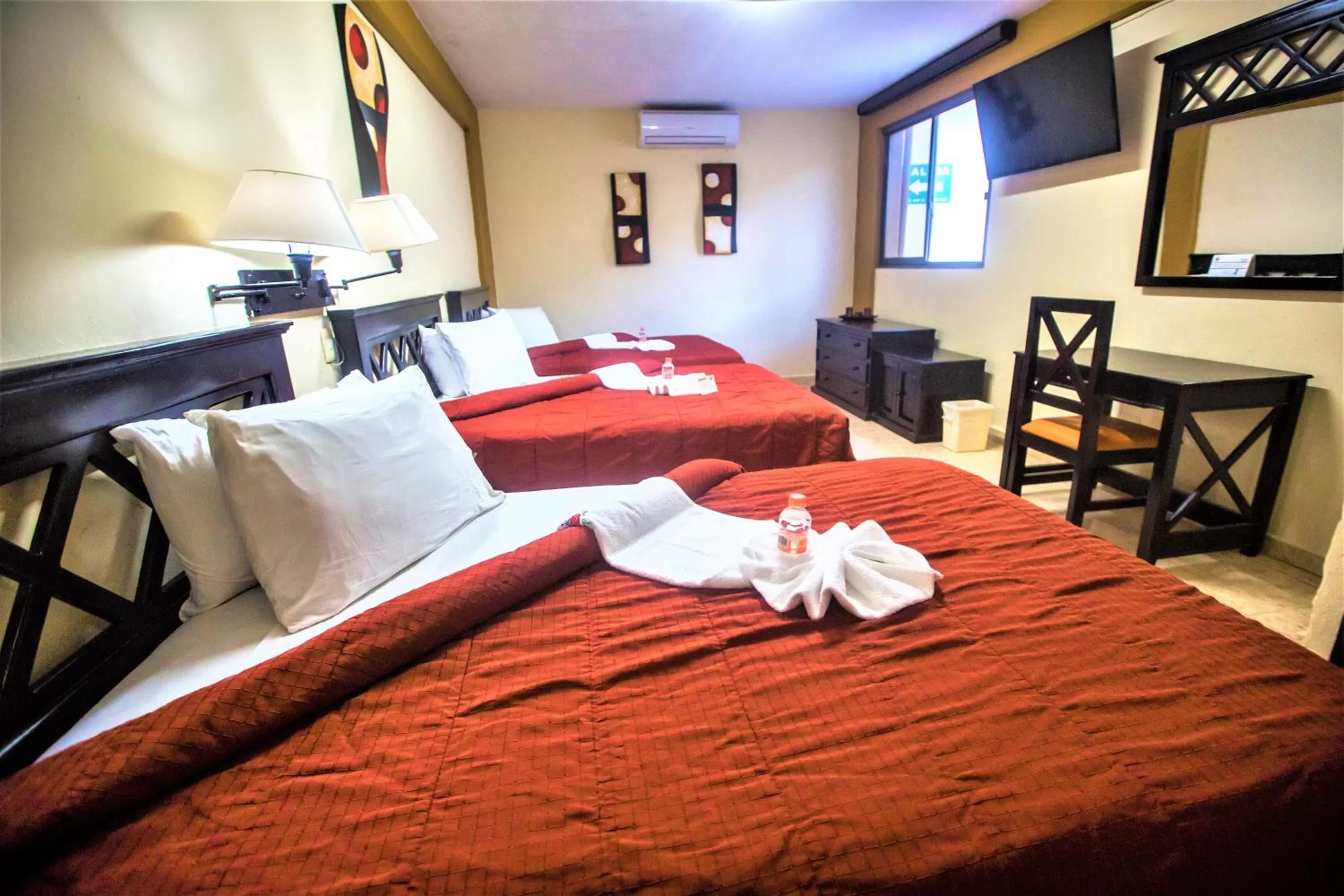 Photo of the whole room, Bed in Hotel Plaza Mirador