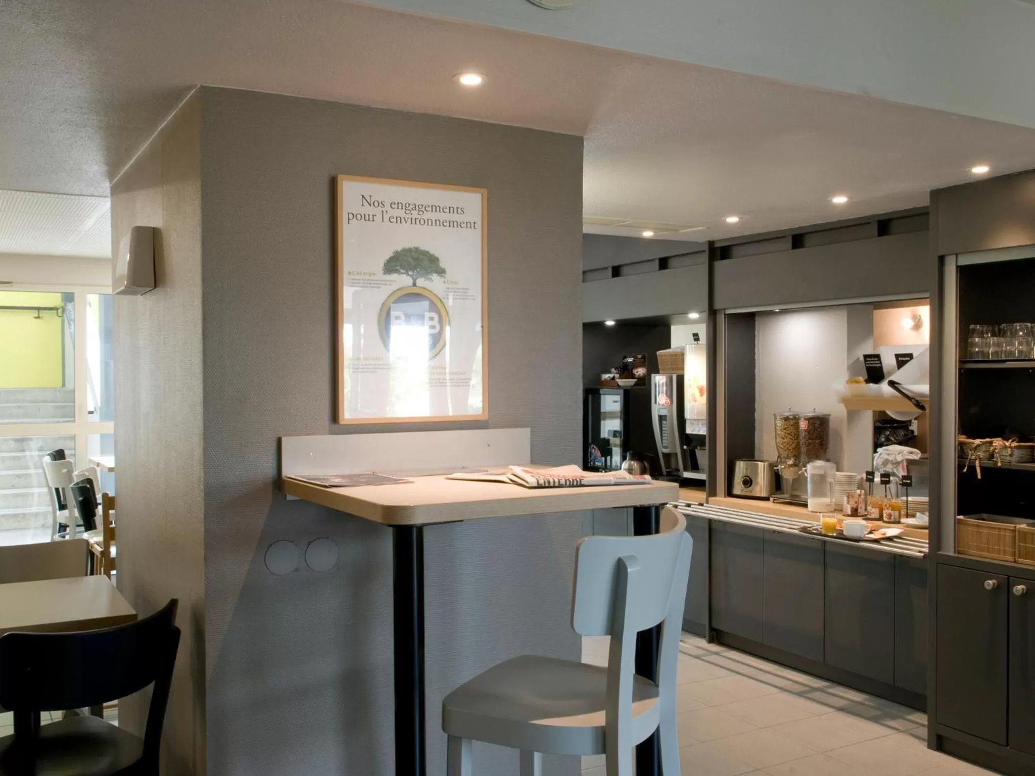 Restaurant/places to eat in B&B HOTEL Amiens