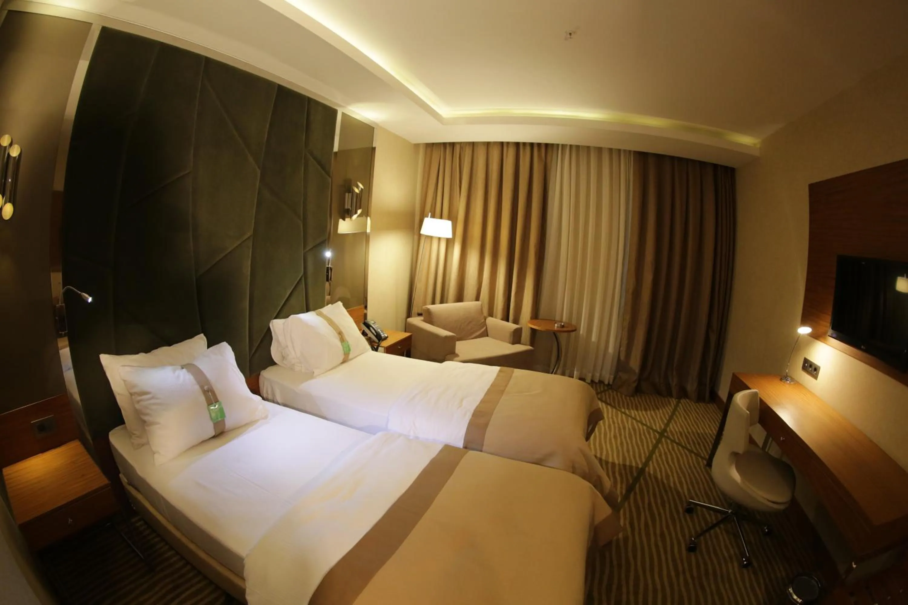 Photo of the whole room, Bed in Holiday Inn Gaziantep by IHG