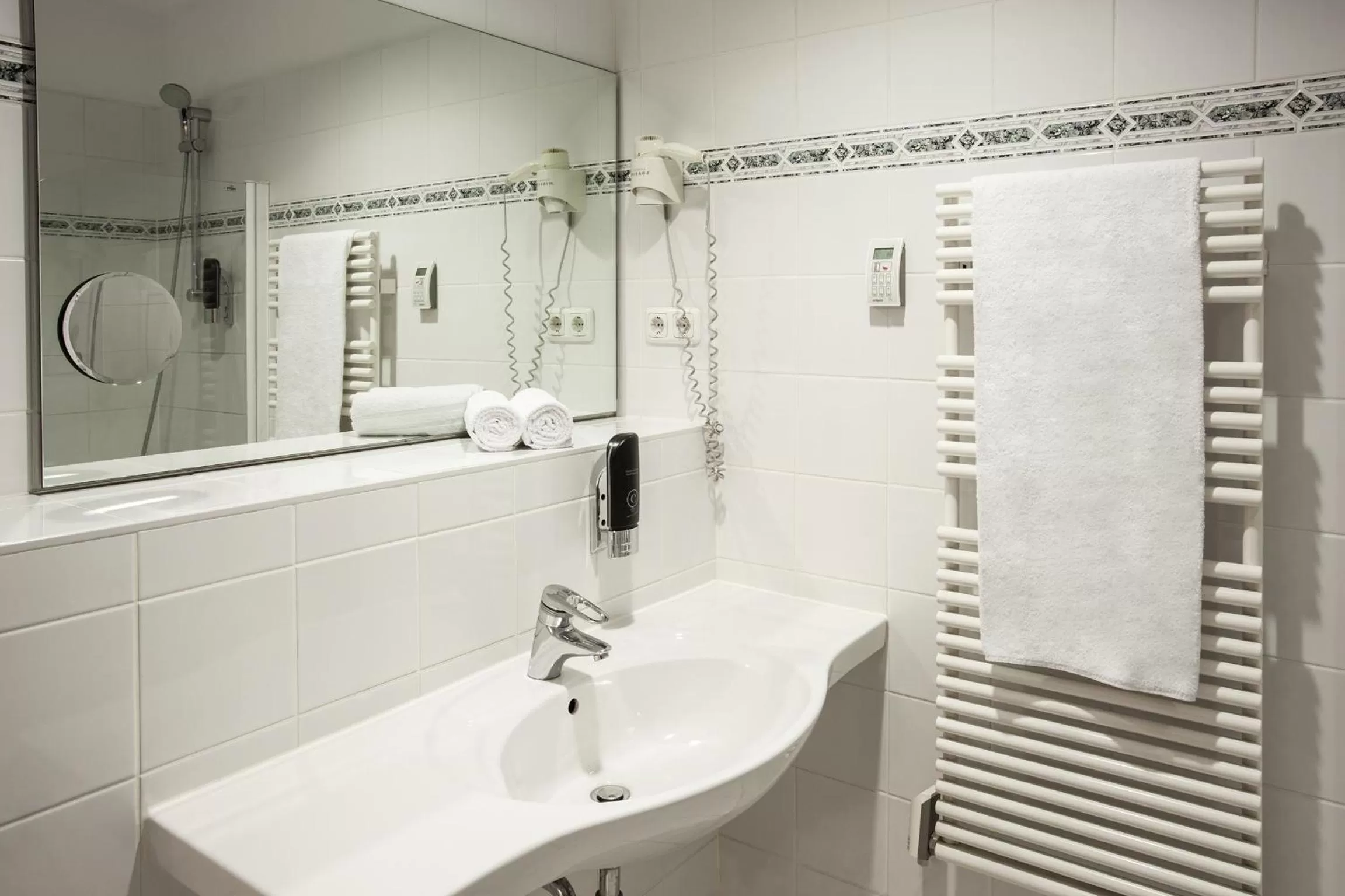 Bathroom in Centro Hotel National Frankfurt City, Trademark Collection by Wyndham