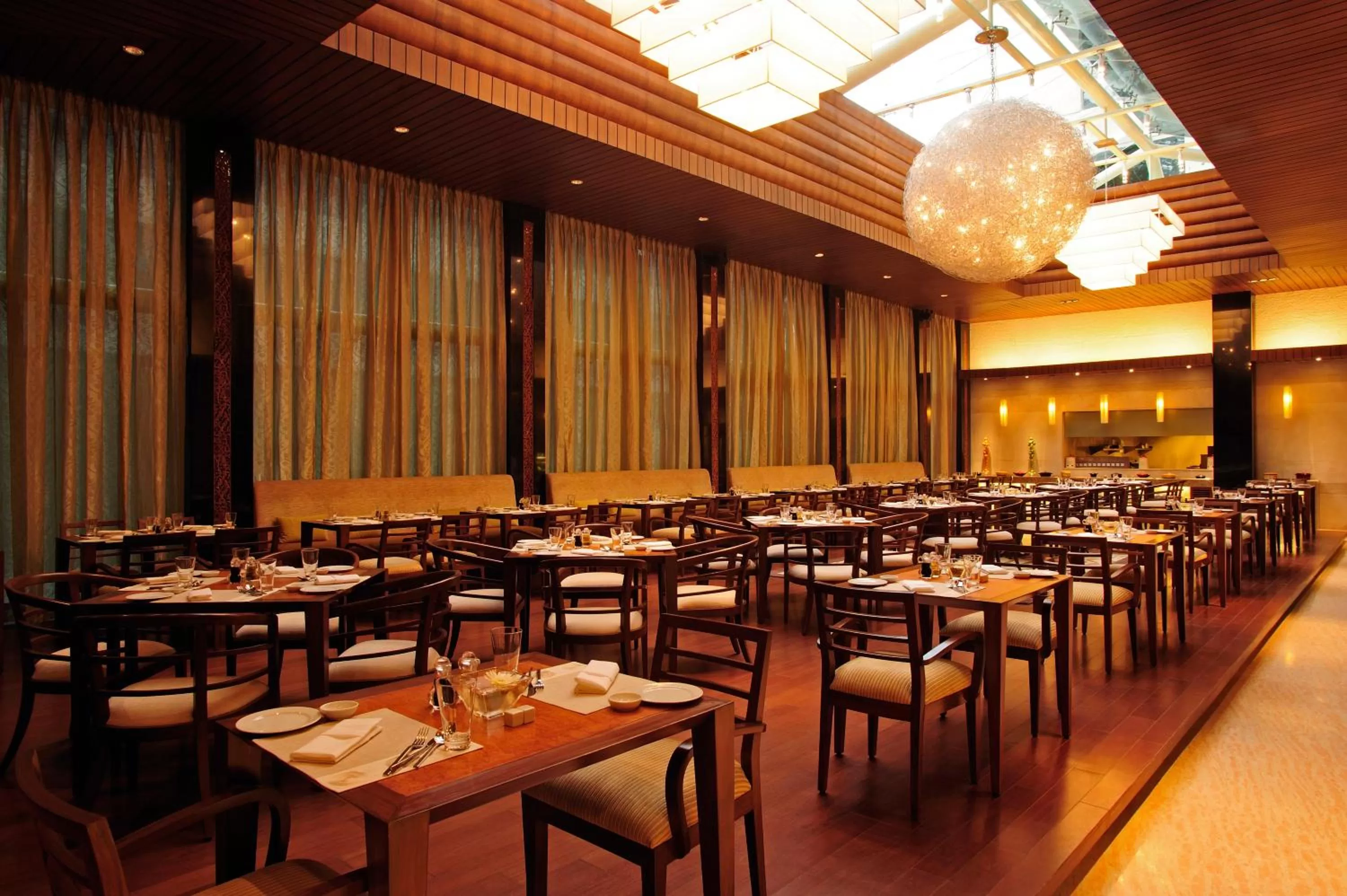 Restaurant/places to eat in Taj Club House