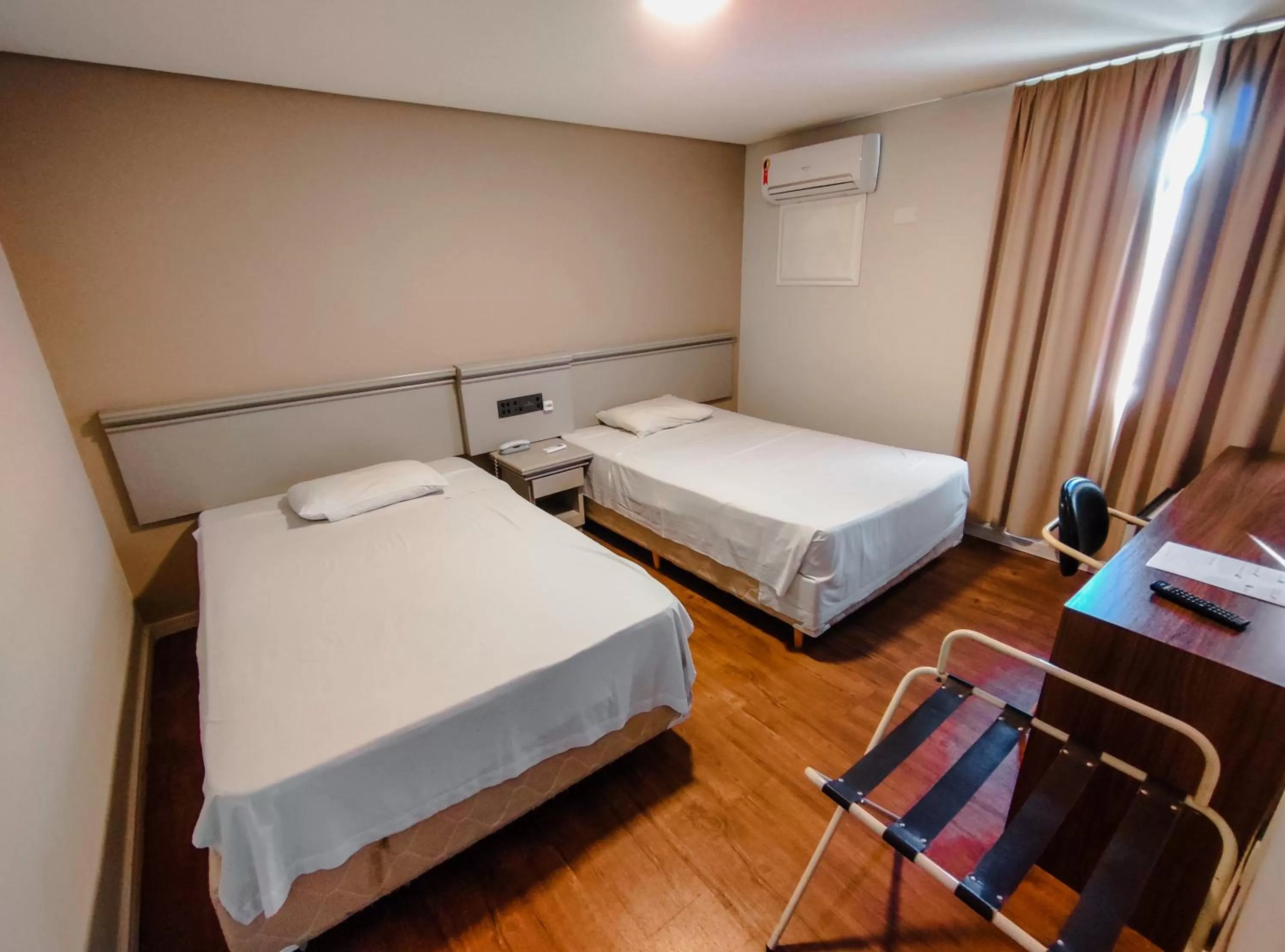 Bedroom, Bed in Granville Hotel