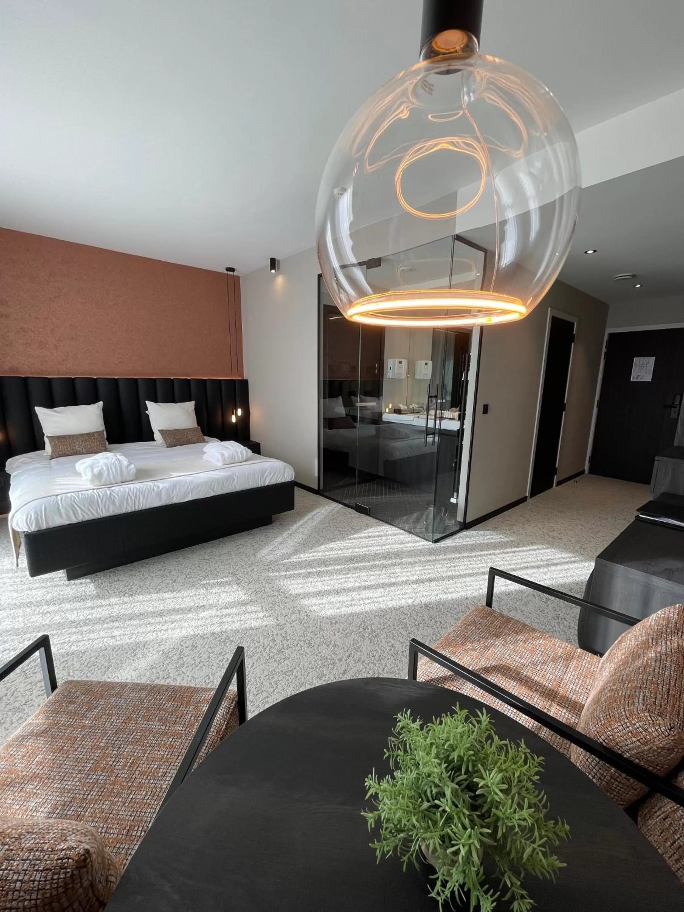Bedroom, Bed in Van der Valk Hotel Mons Congres & Spa