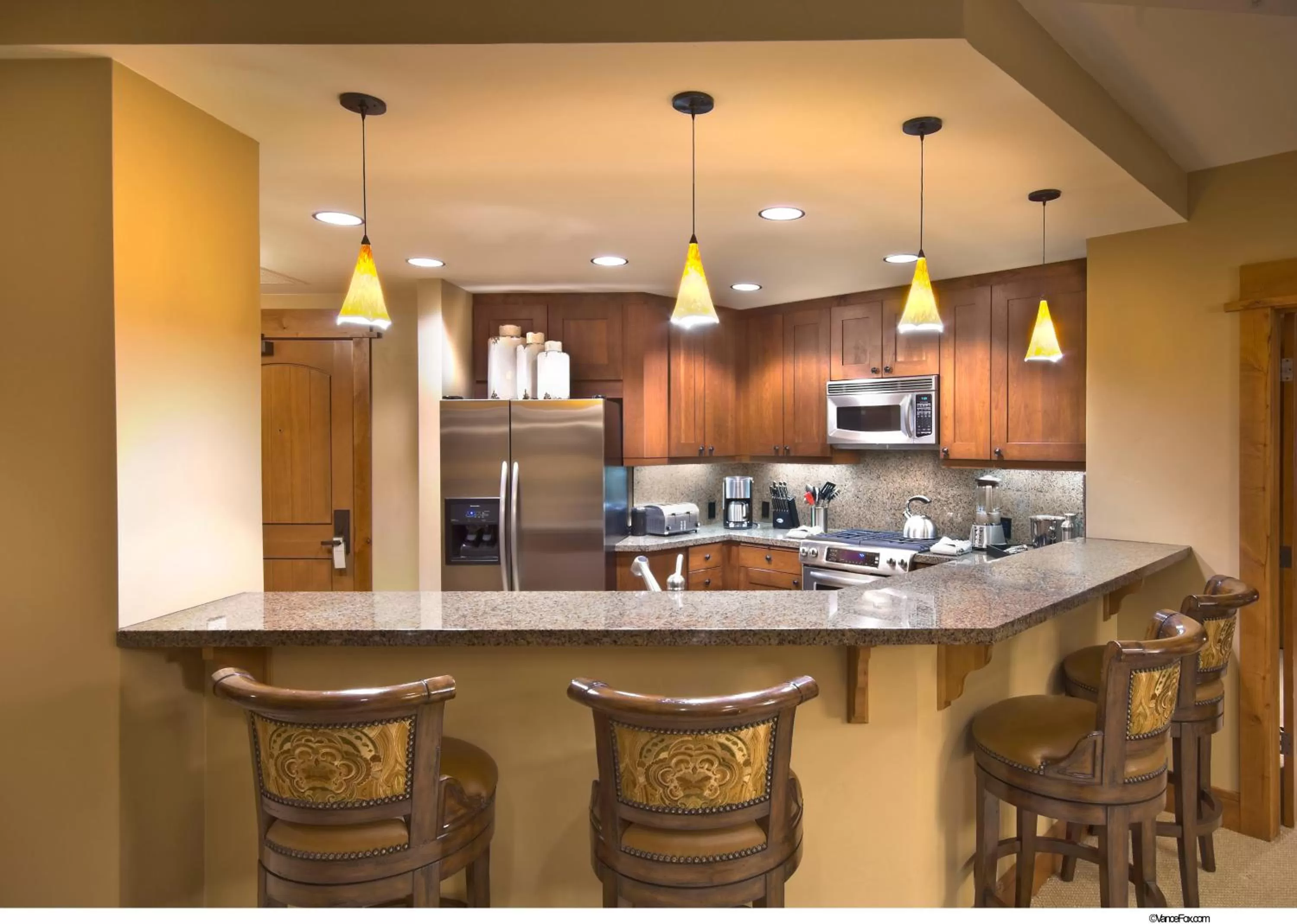 Kitchen or kitchenette, Kitchen/Kitchenette in East West Hospitality at Tahoe