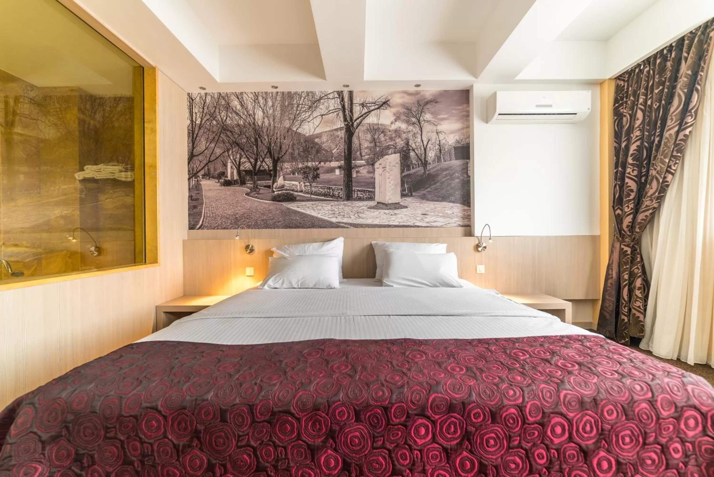 Bed in City Hotel Mostar