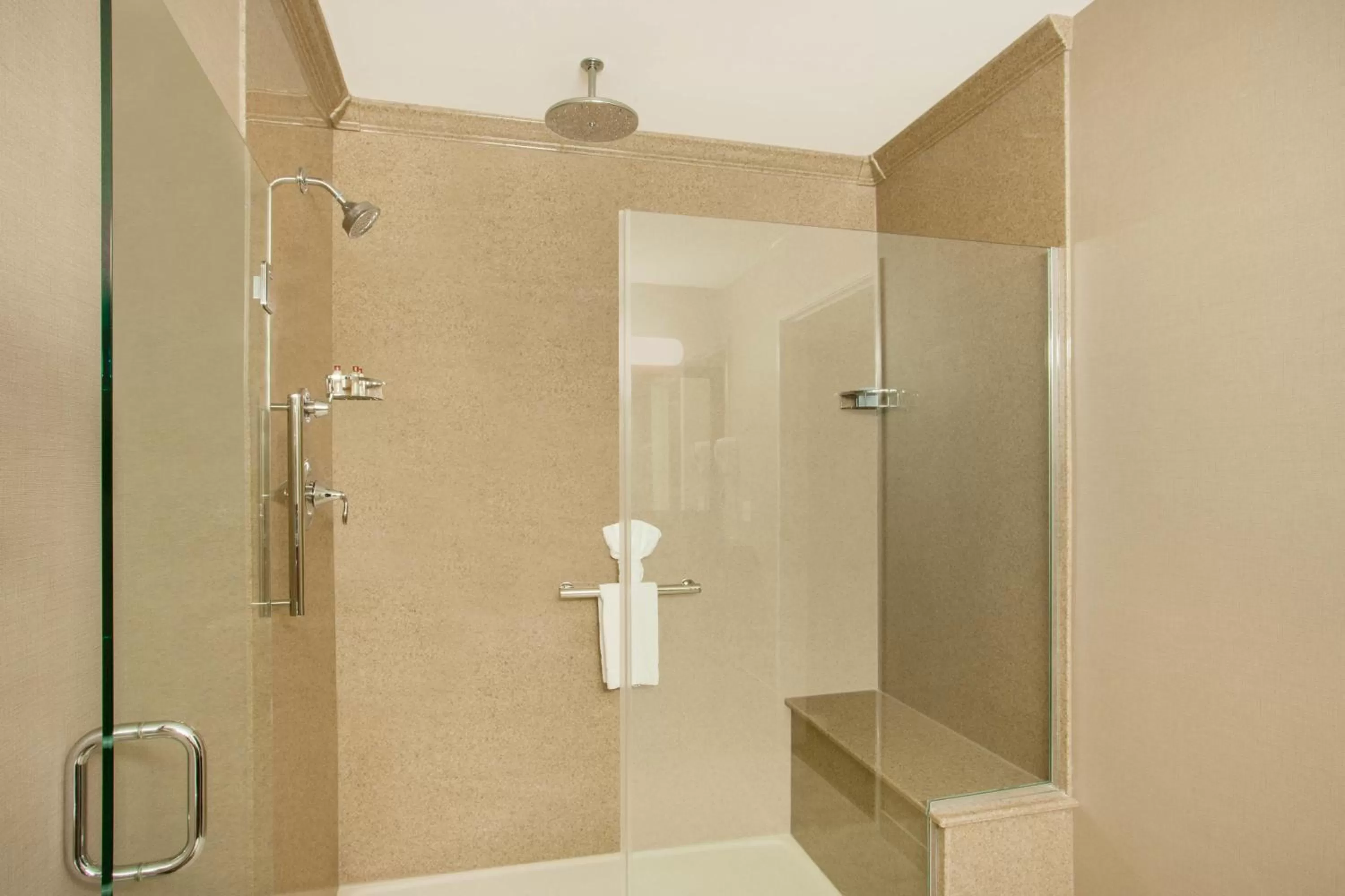 Bathroom in Wingate by Wyndham Columbia