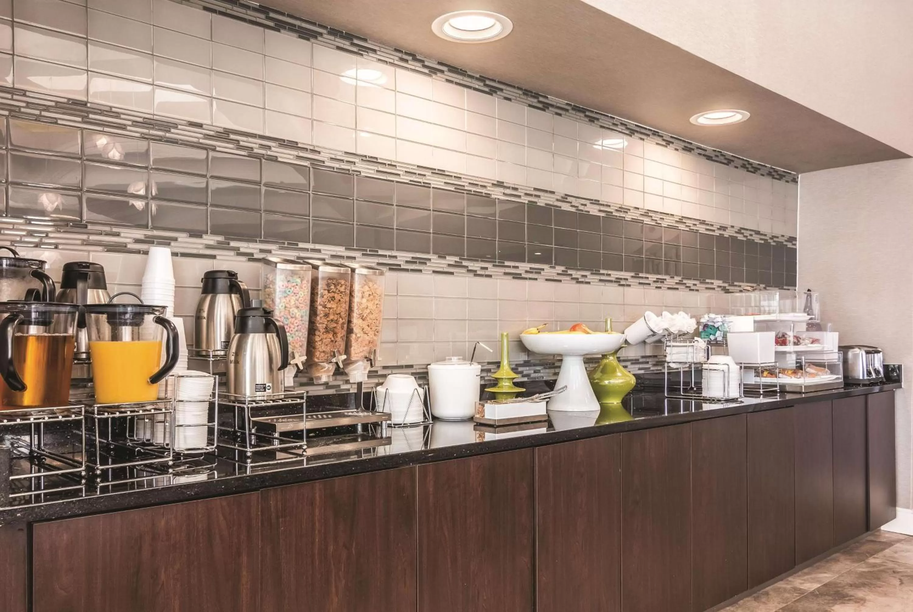 Restaurant/places to eat in La Quinta by Wyndham Shreveport Airport