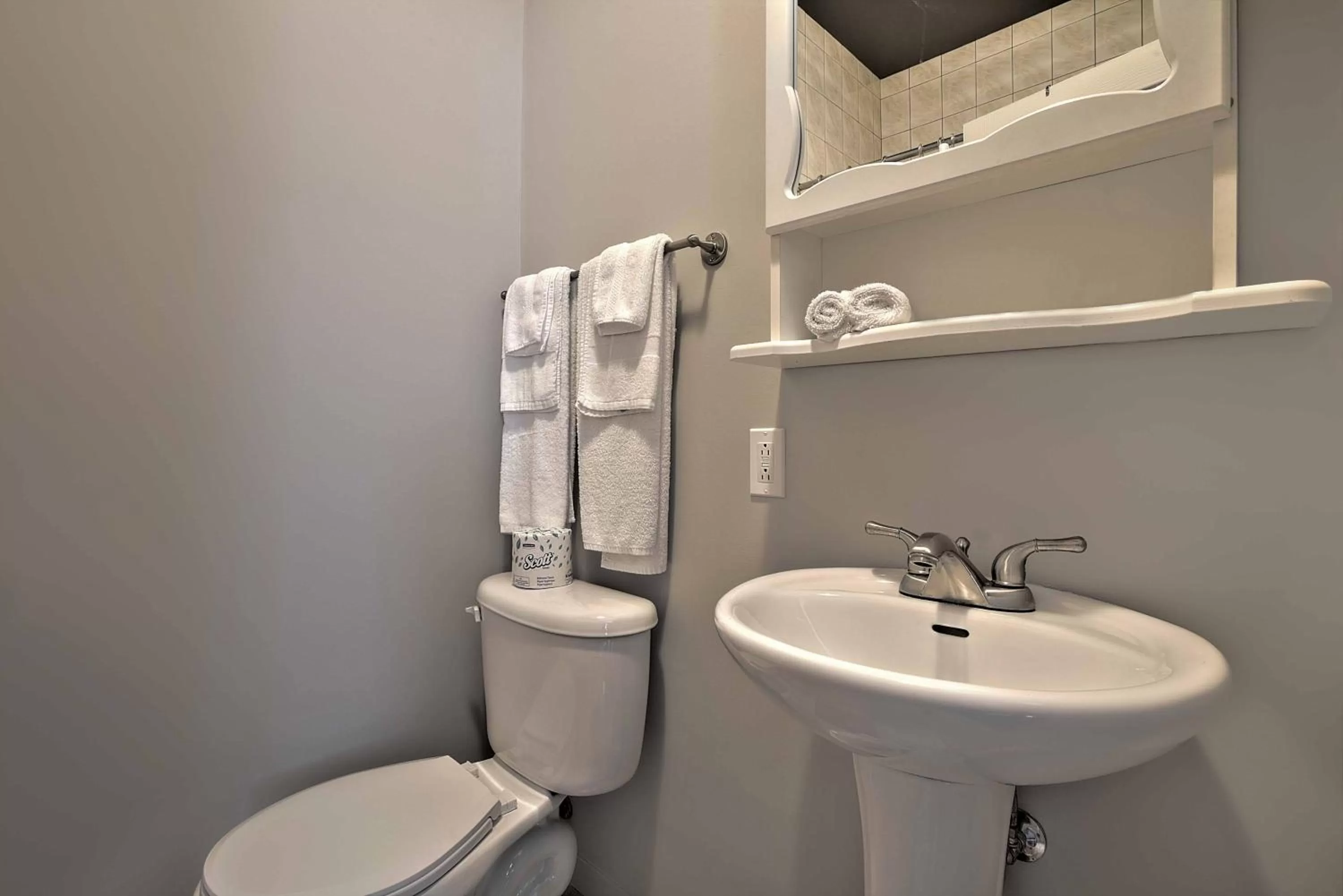 Other, Bathroom in Motel et Camping Etchemin