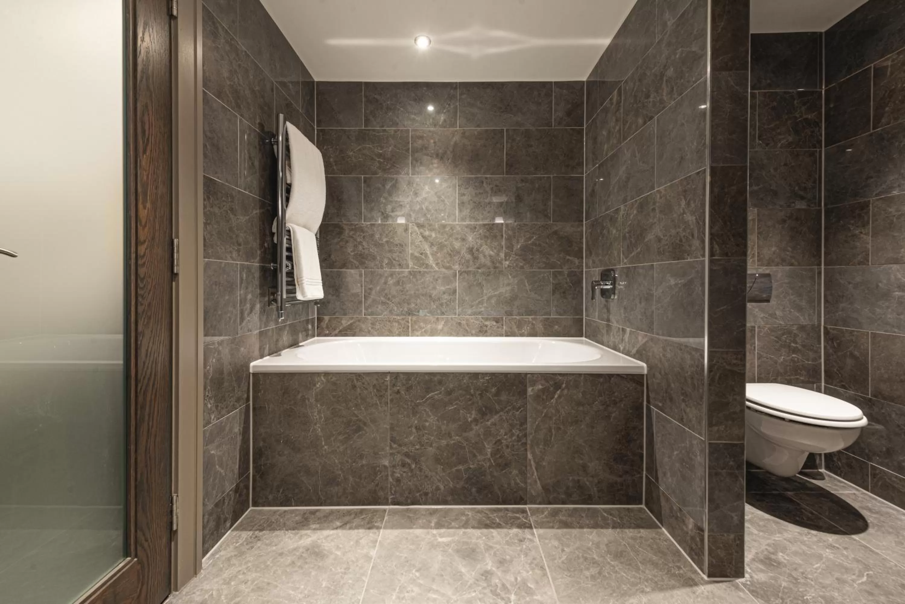 Shower in Dakota Eurocentral