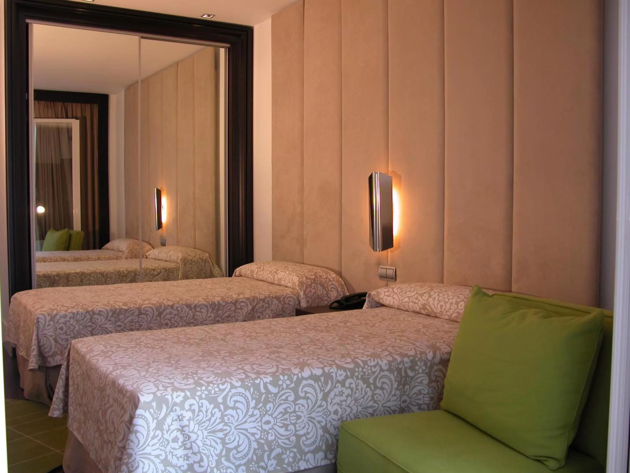 Bedroom, Bed in Hotel Beatriz Albacete & SPA