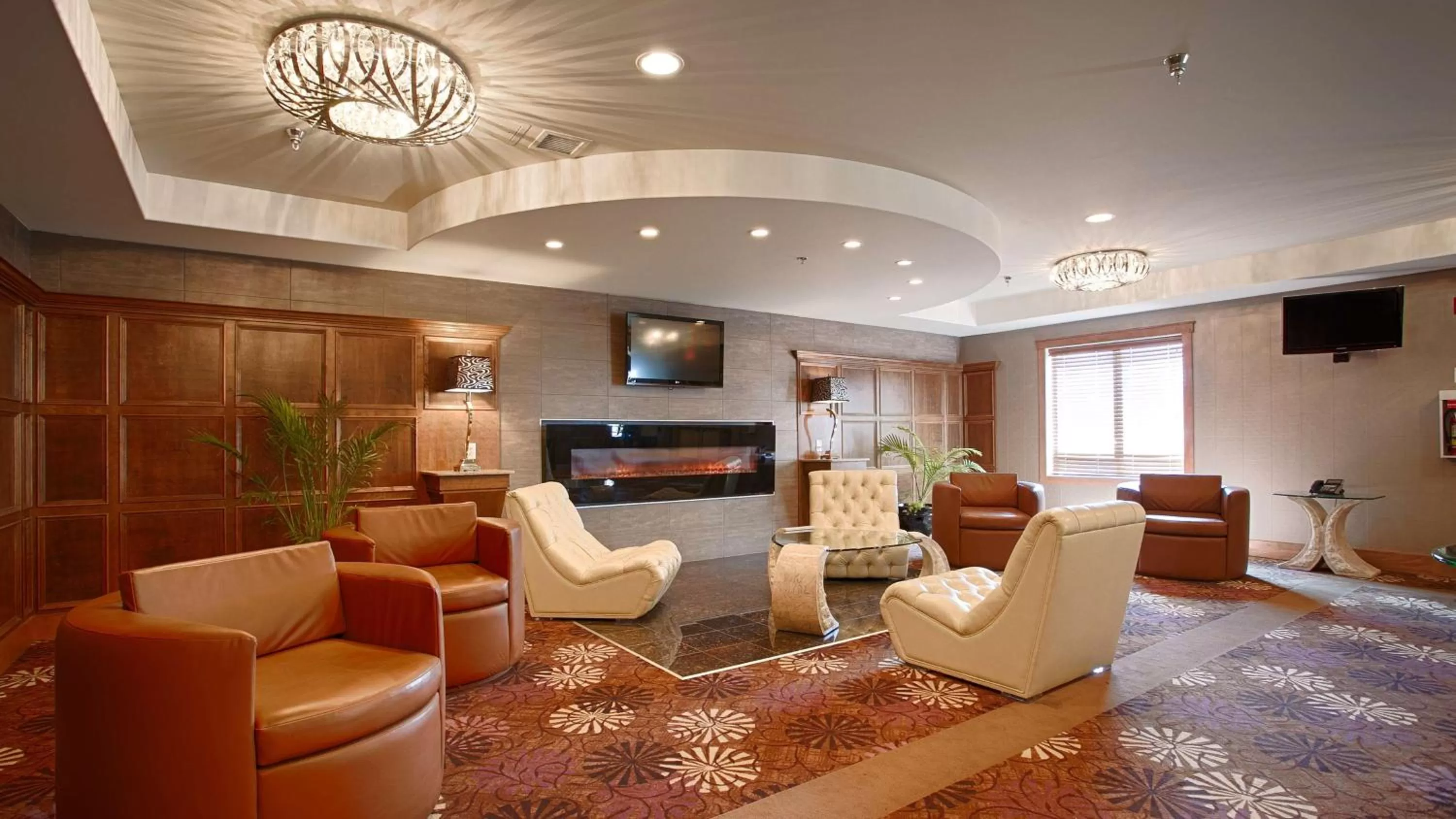 Lobby or reception in Camrose Resort Hotel