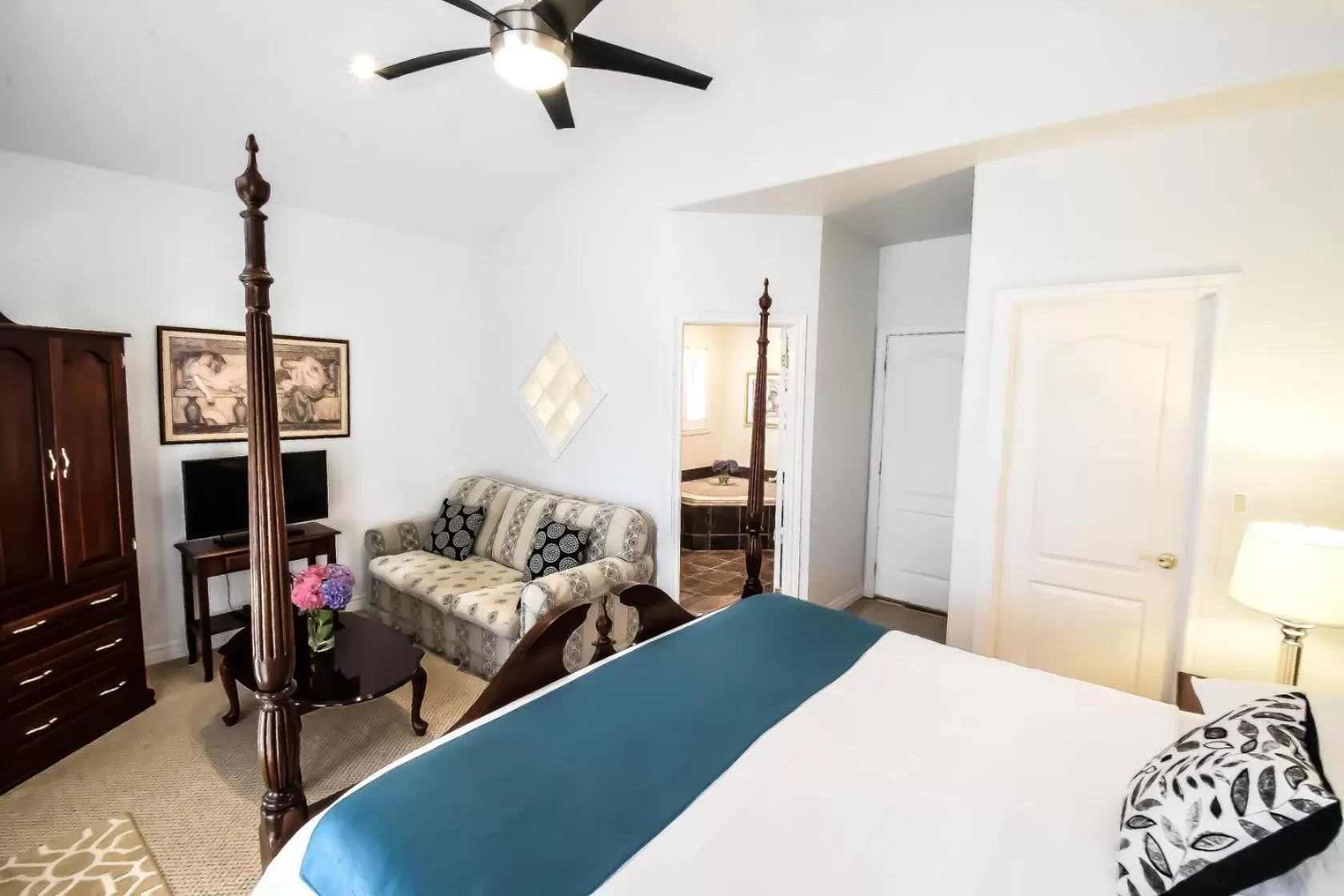 Seating Area in Graystone Bed & Breakfast