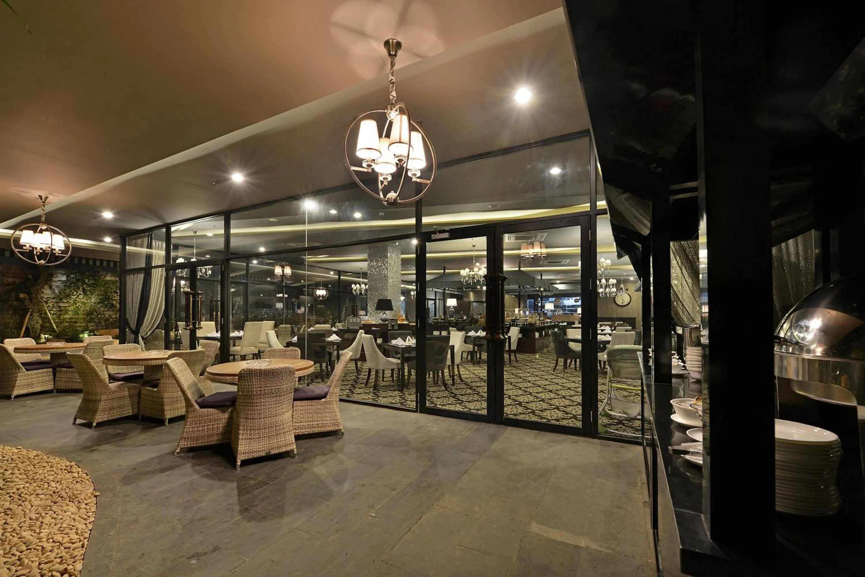 Restaurant/places to eat in Amaroossa Grande