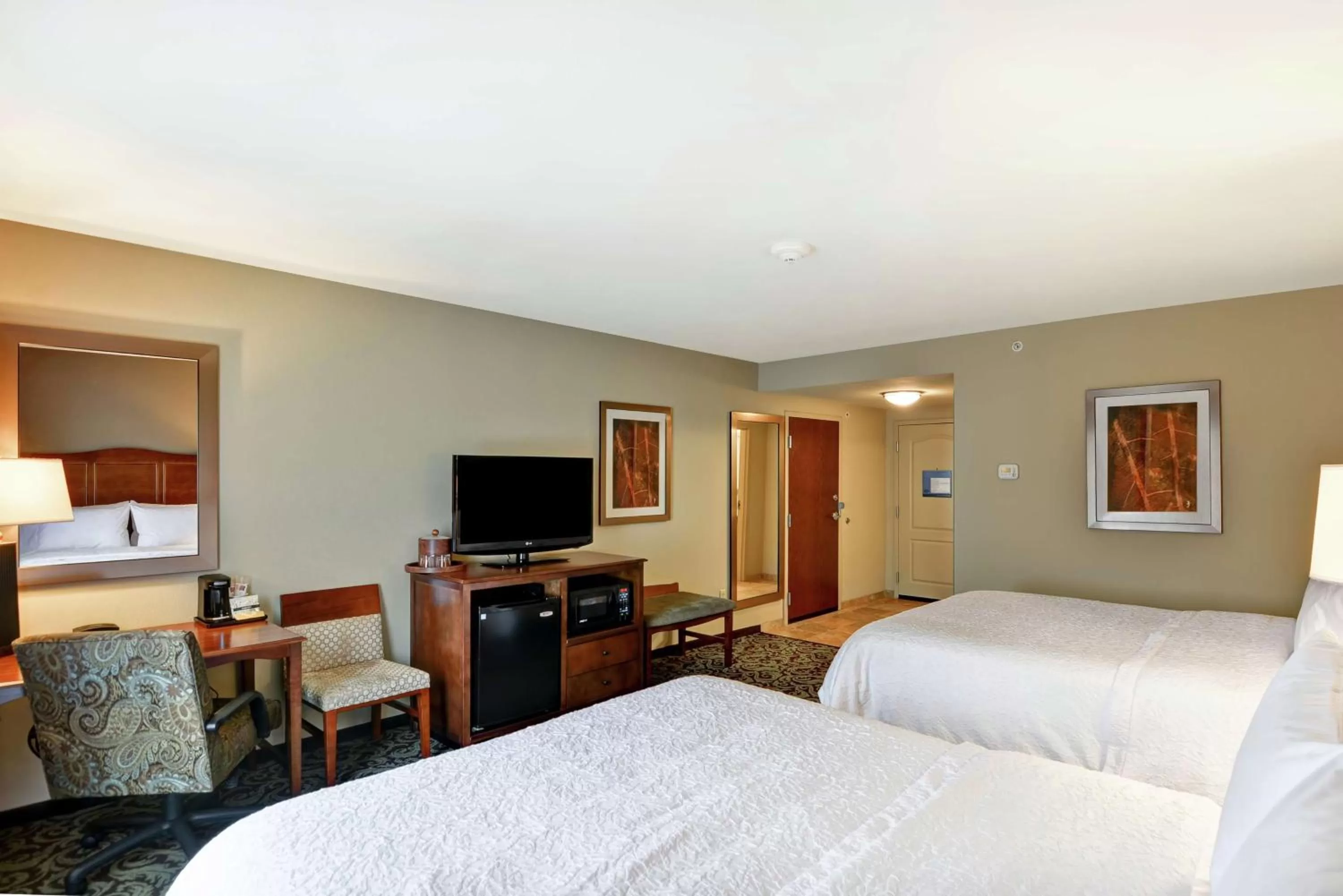 Bedroom, Bed in Hampton Inn and Suites New Hartford/Utica