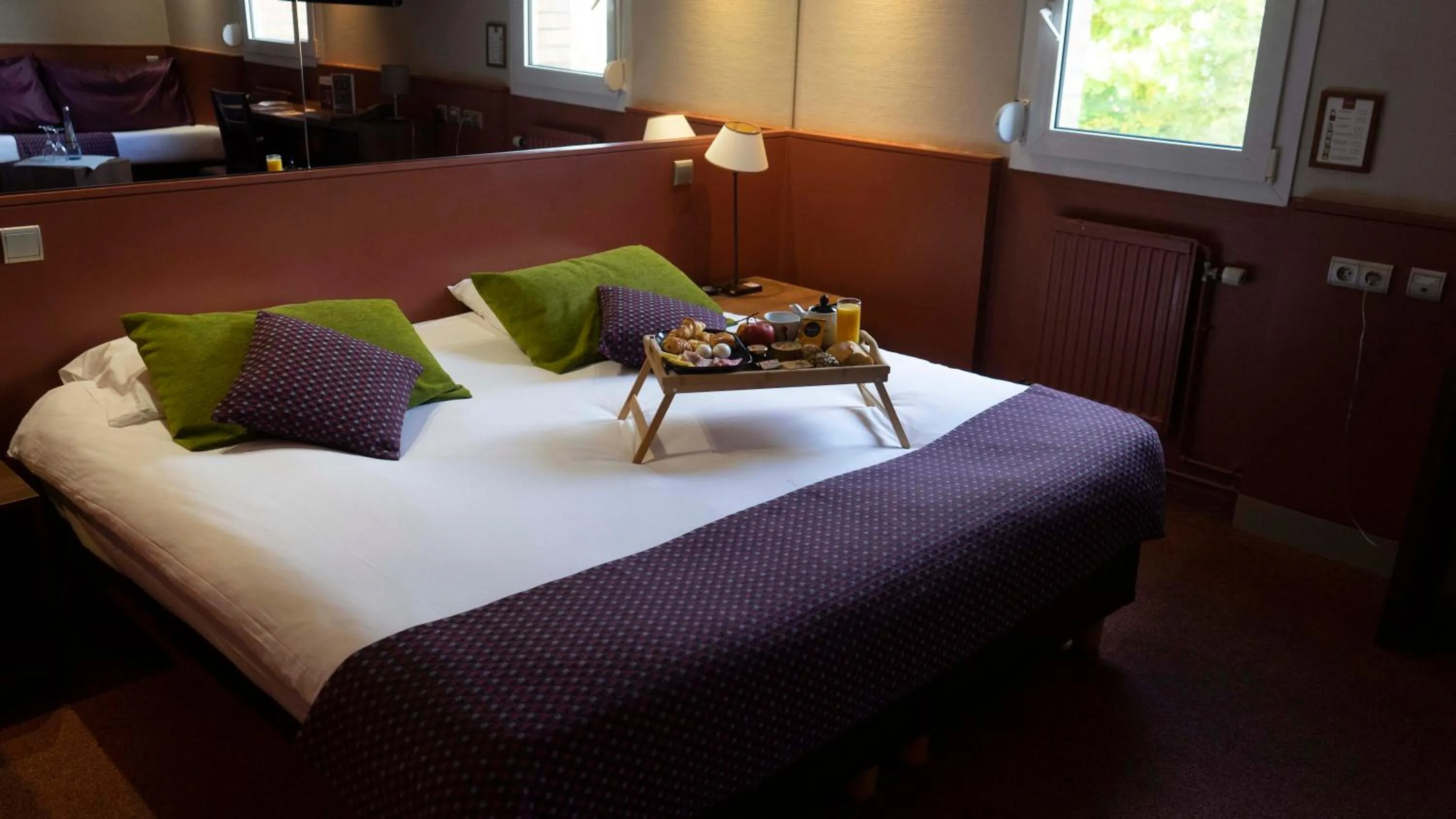 Bed in The Originals City, Hôtel Ascotel, Lille Est Grand Stade