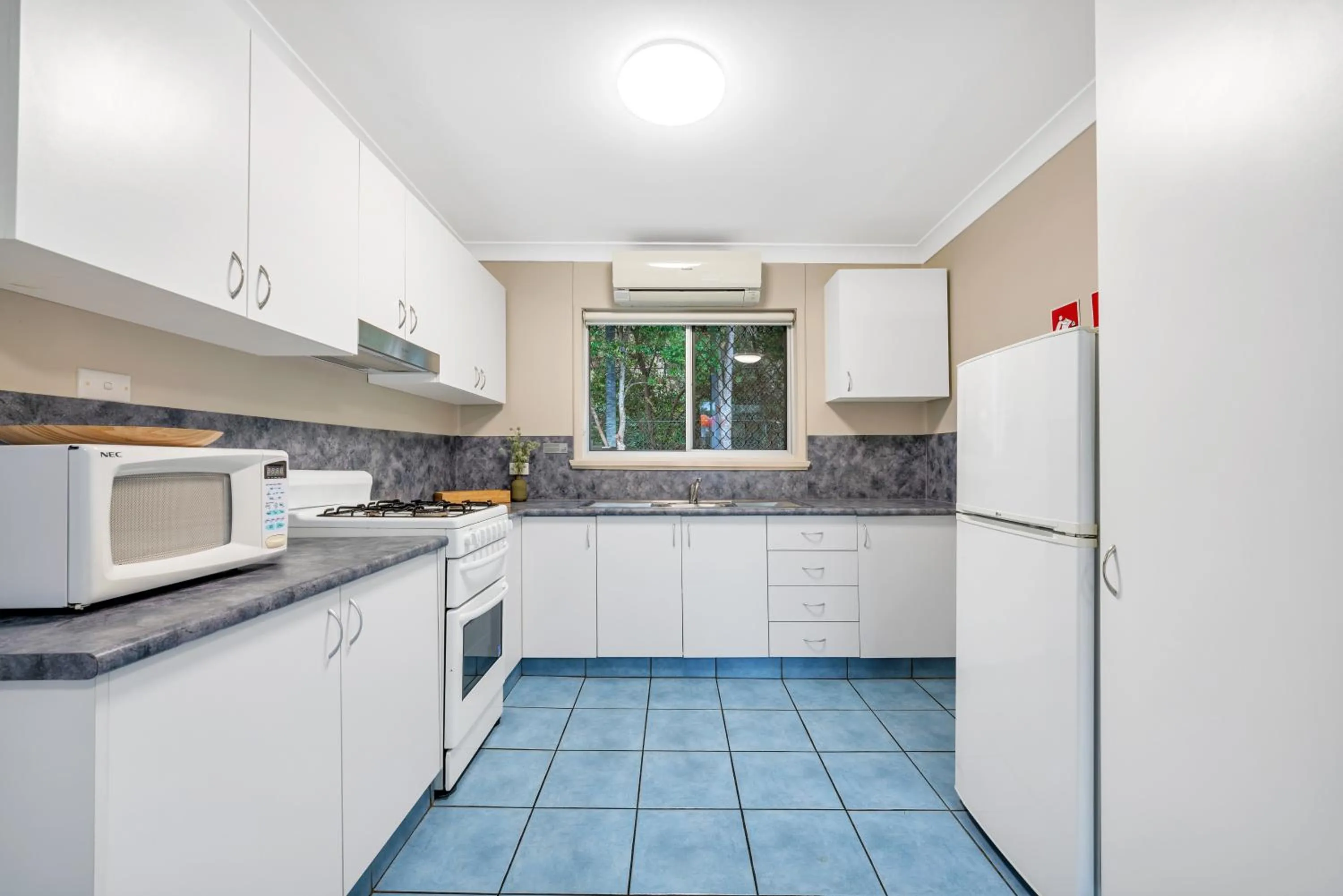 Kitchen or kitchenette in Ingenia Holidays Nambucca Heads