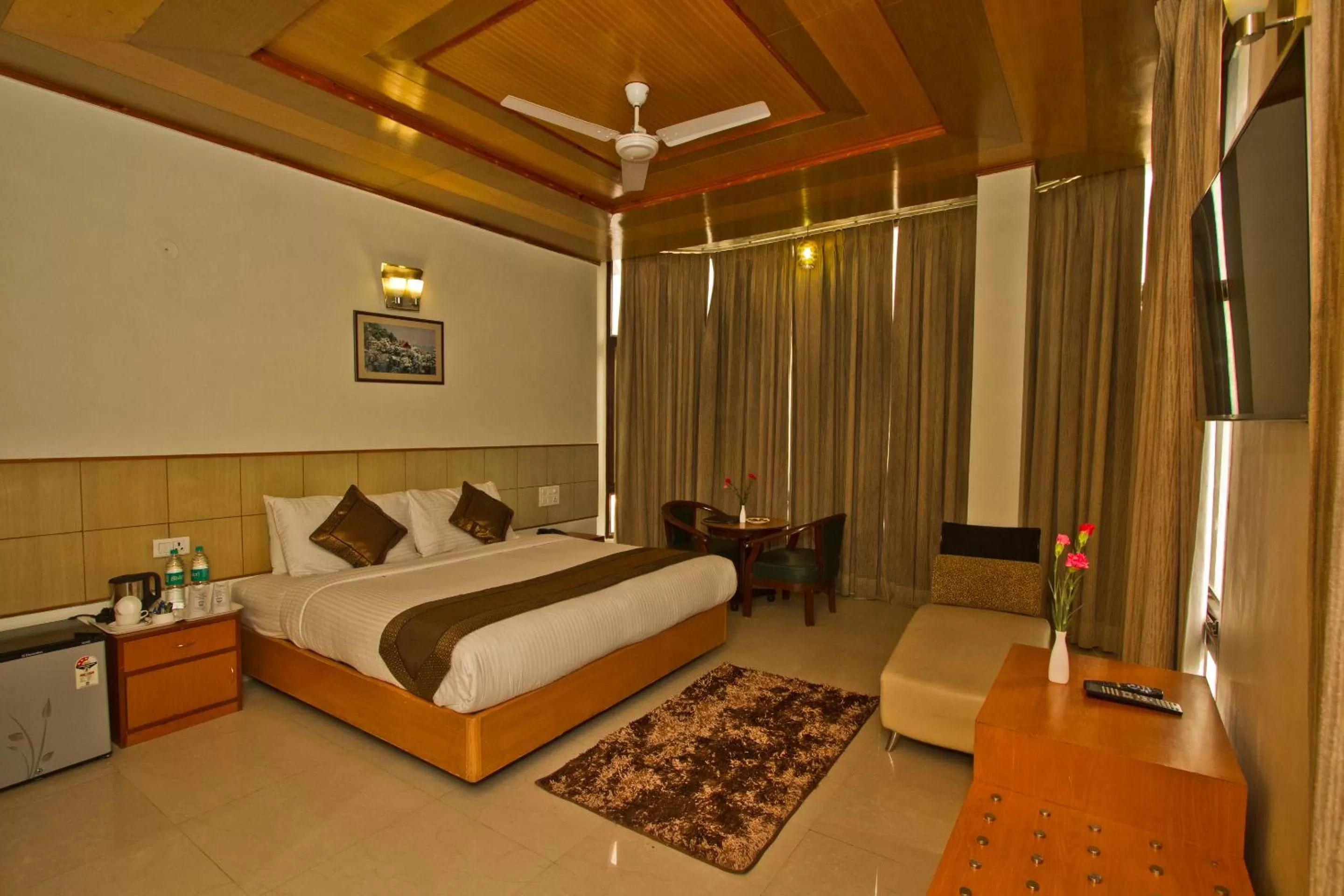 Photo of the whole room, Bed in Hotel Broadways Inn