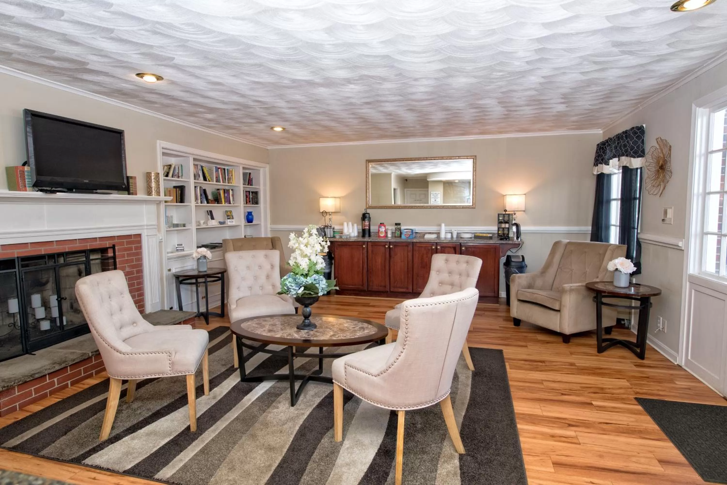 Lobby or reception in Colonial Inn Seekonk