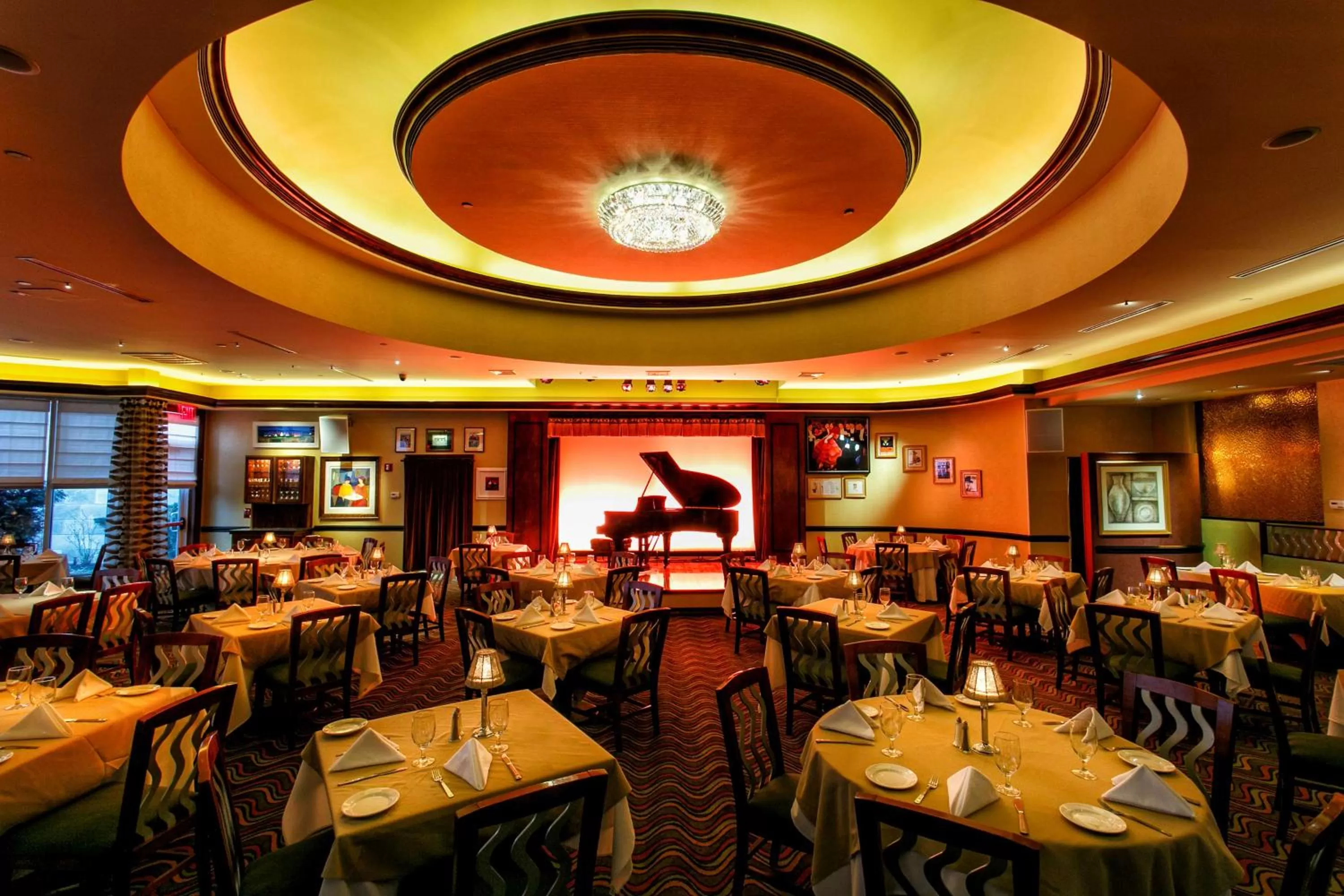 Restaurant/places to eat in Hilton Garden Inn New York/Staten Island