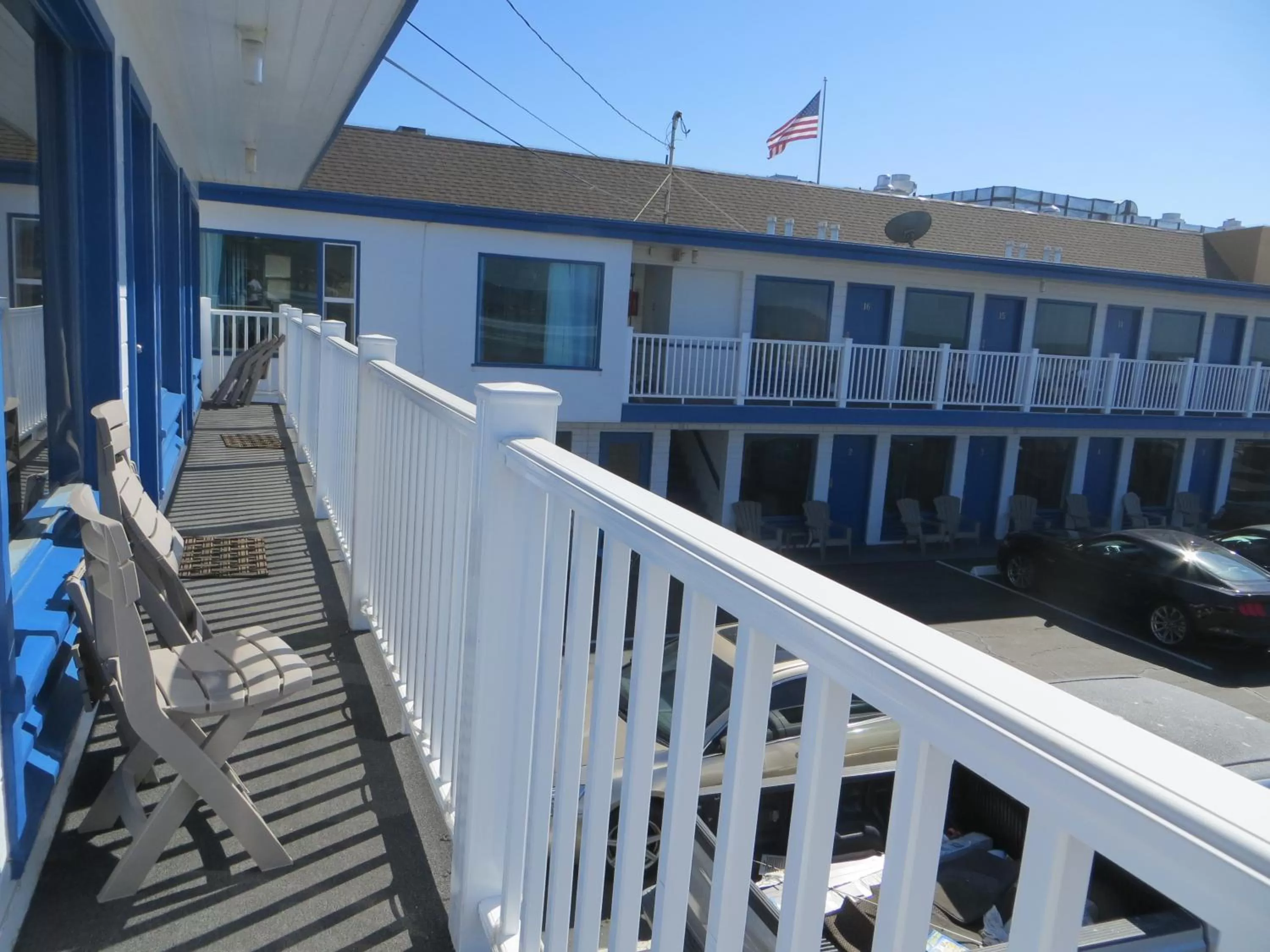 Day in Dolphin Cove Motel