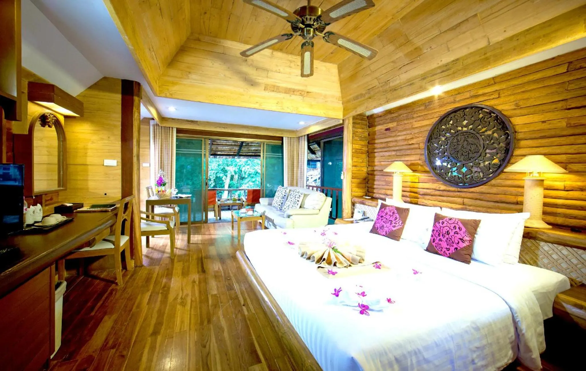 Bed in Sunset Park Resort and Spa By SWR