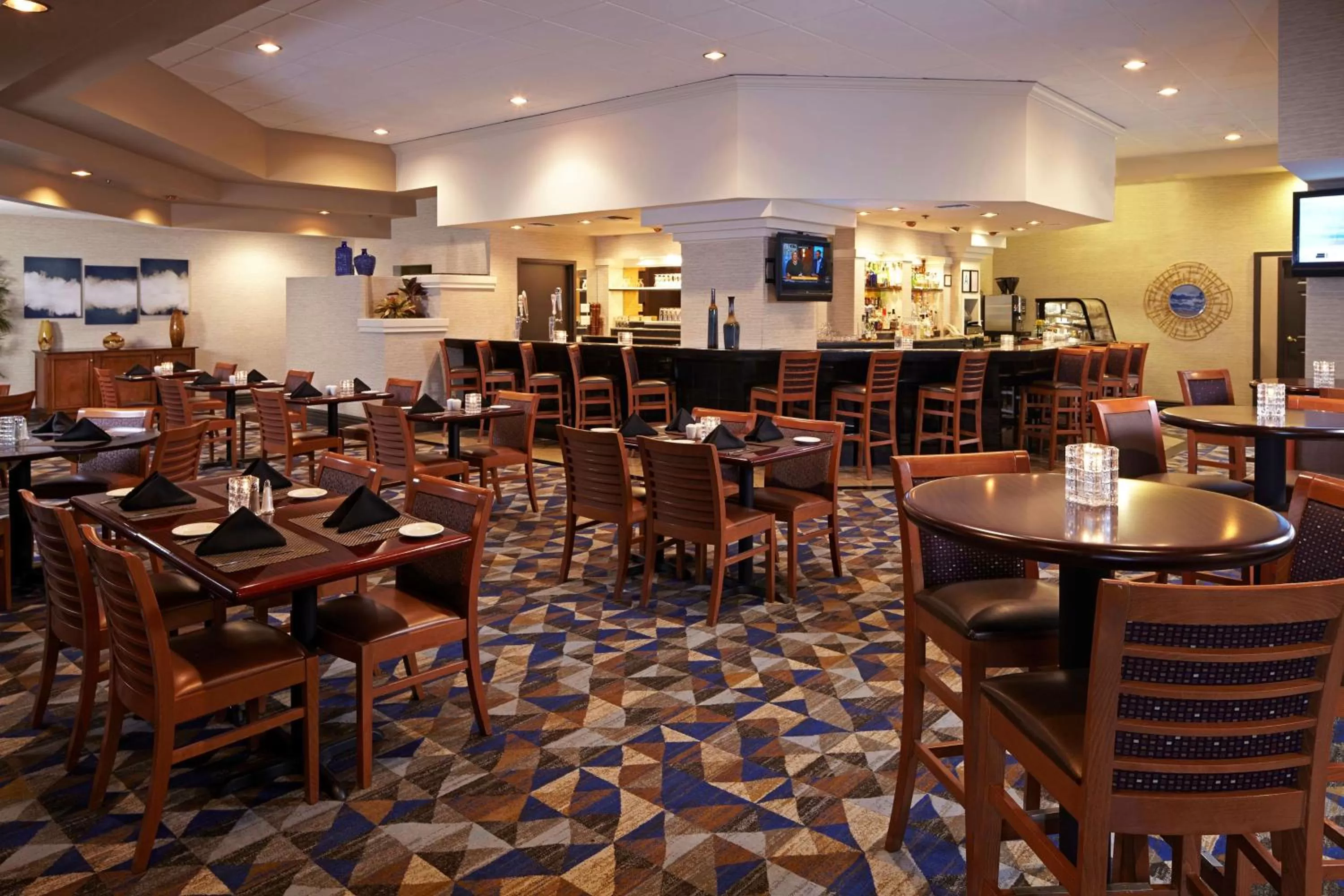 Restaurant/places to eat in Embassy Suites Los Angeles - International Airport/North