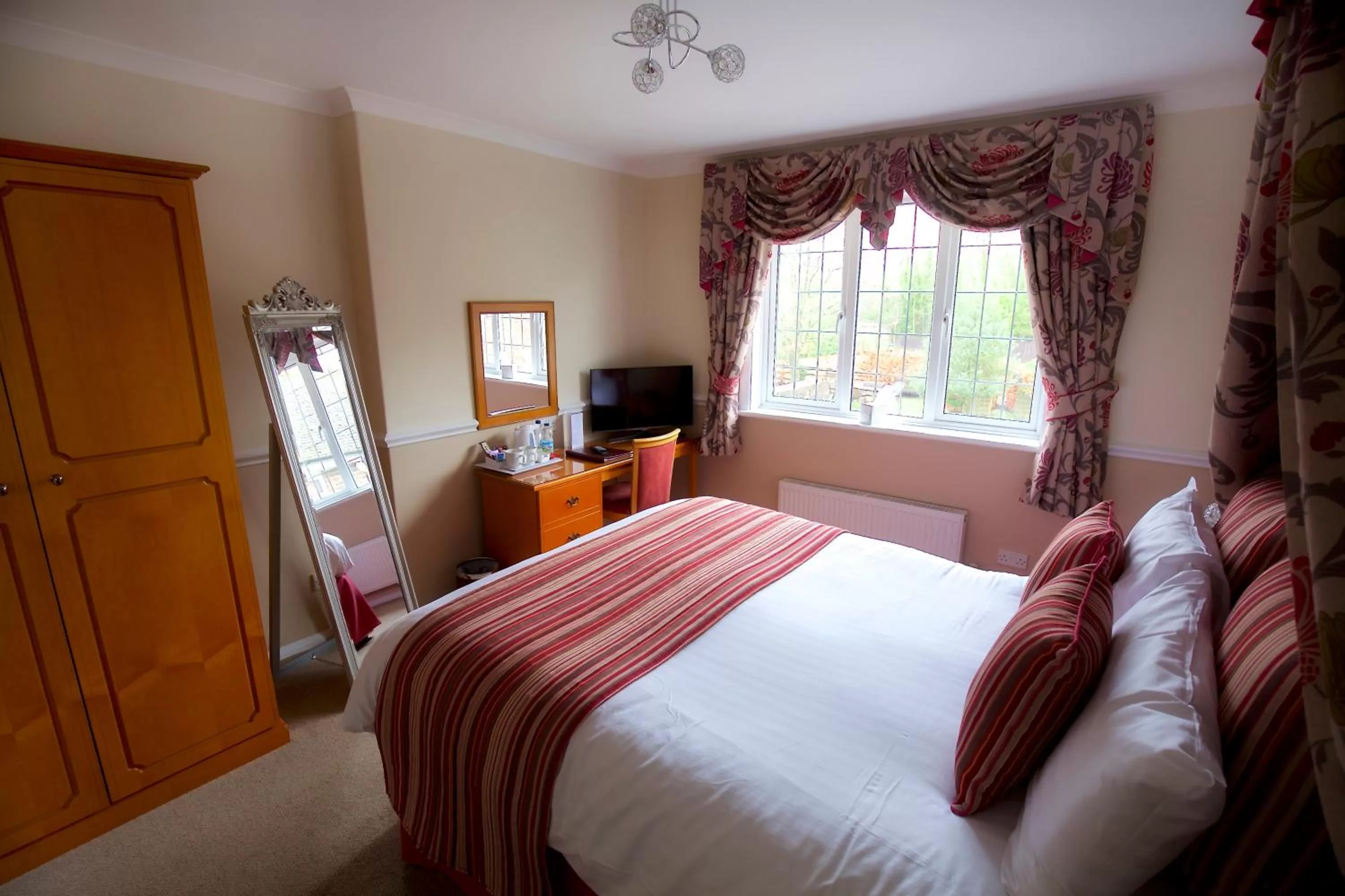 Little Silver Country Hotel