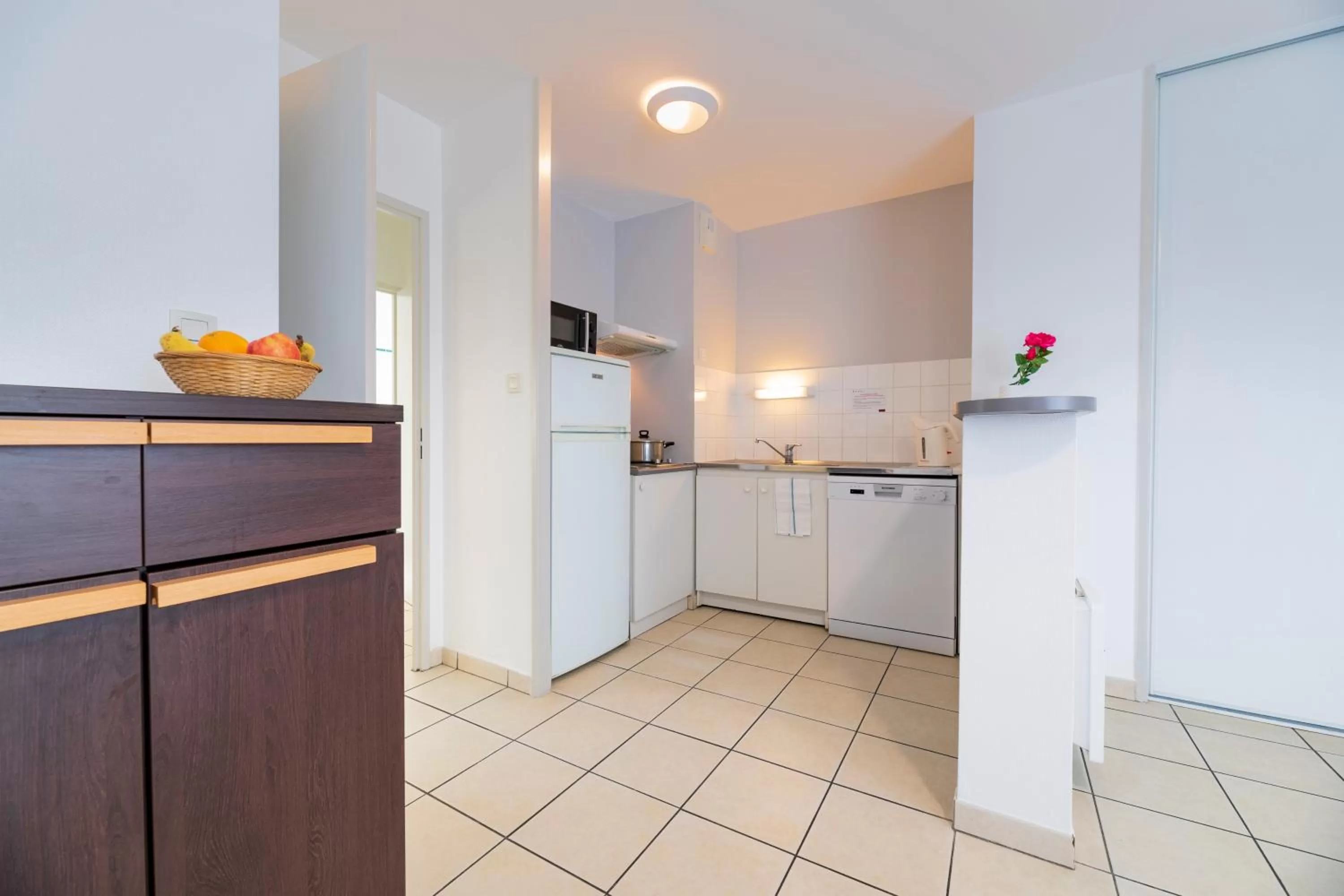 Kitchen or kitchenette in Cerise Nantes Atlantis