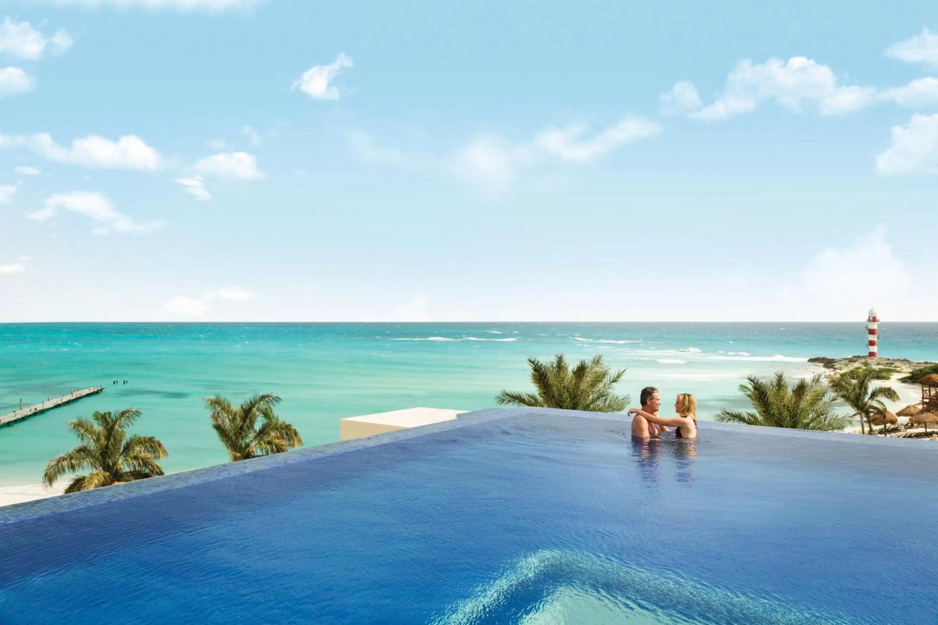 Swimming pool in Hyatt Ziva Cancun All-Inclusive