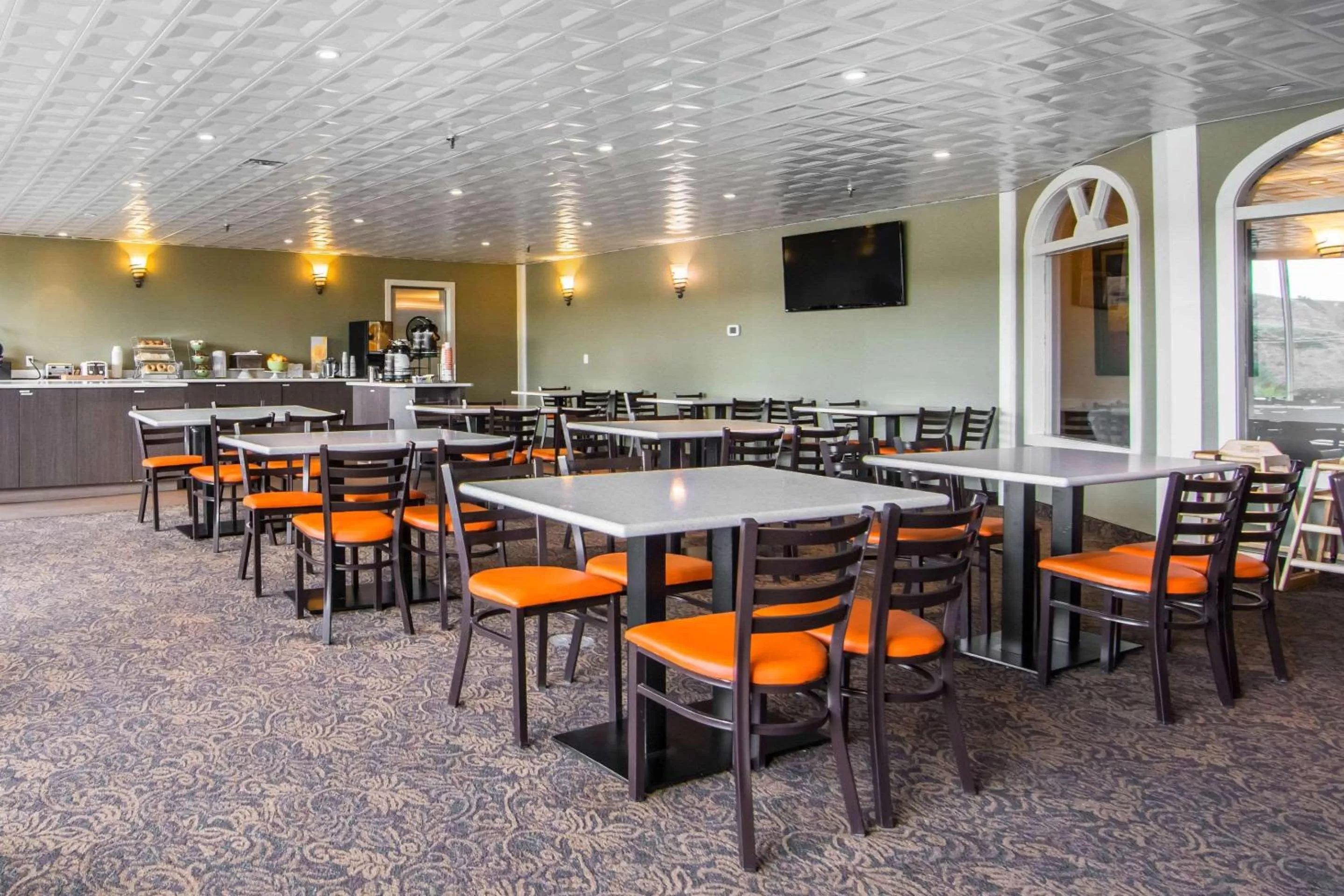 Restaurant/places to eat in Quality Hotel