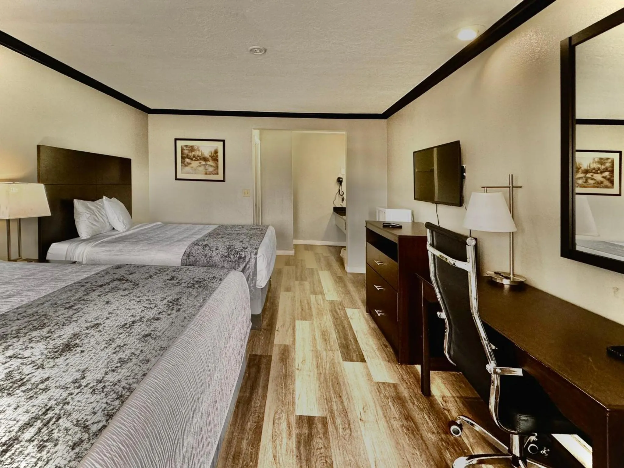 Bed in Discovery Inn