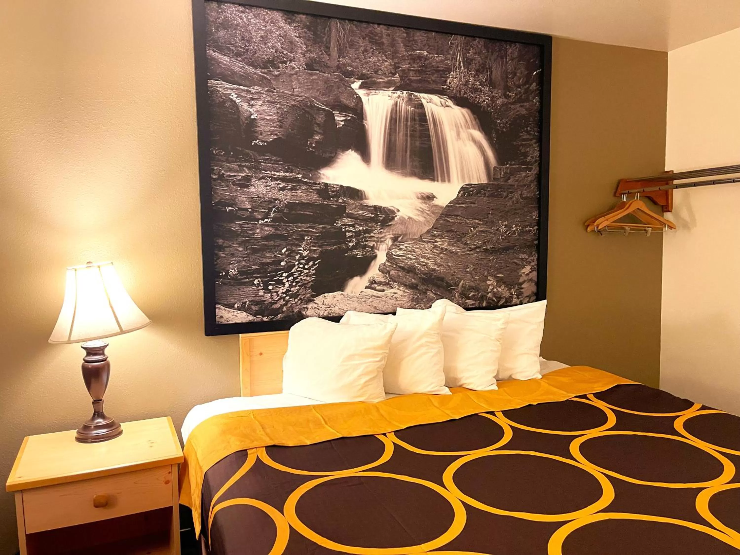 Bedroom, Bed in Super 8 by Wyndham Moscow - Pullman