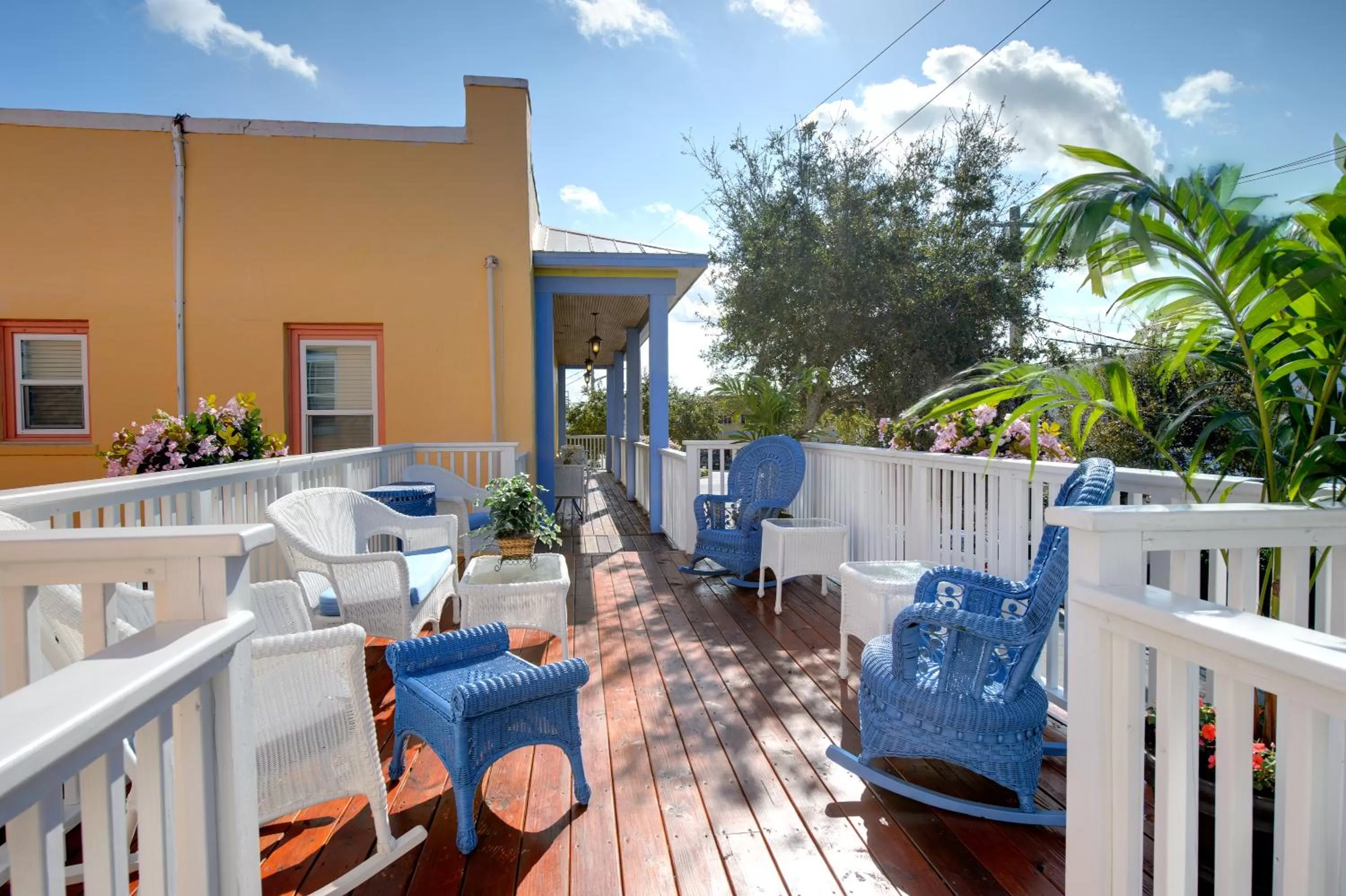 Property building in Old Colorado Inn