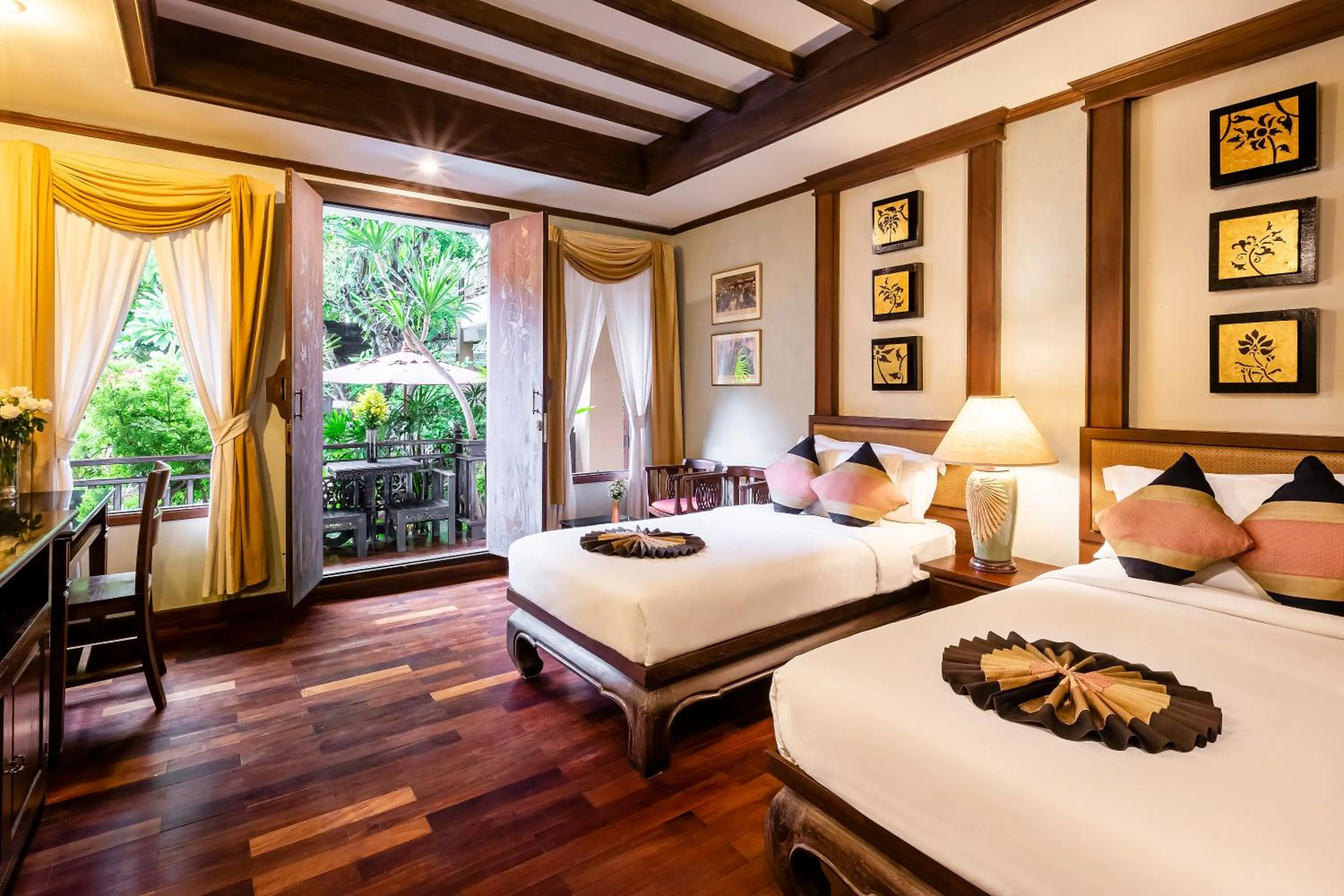 Photo of the whole room, Bed in Amata Lanna Chiang Mai, One Member of the Secret Retreats