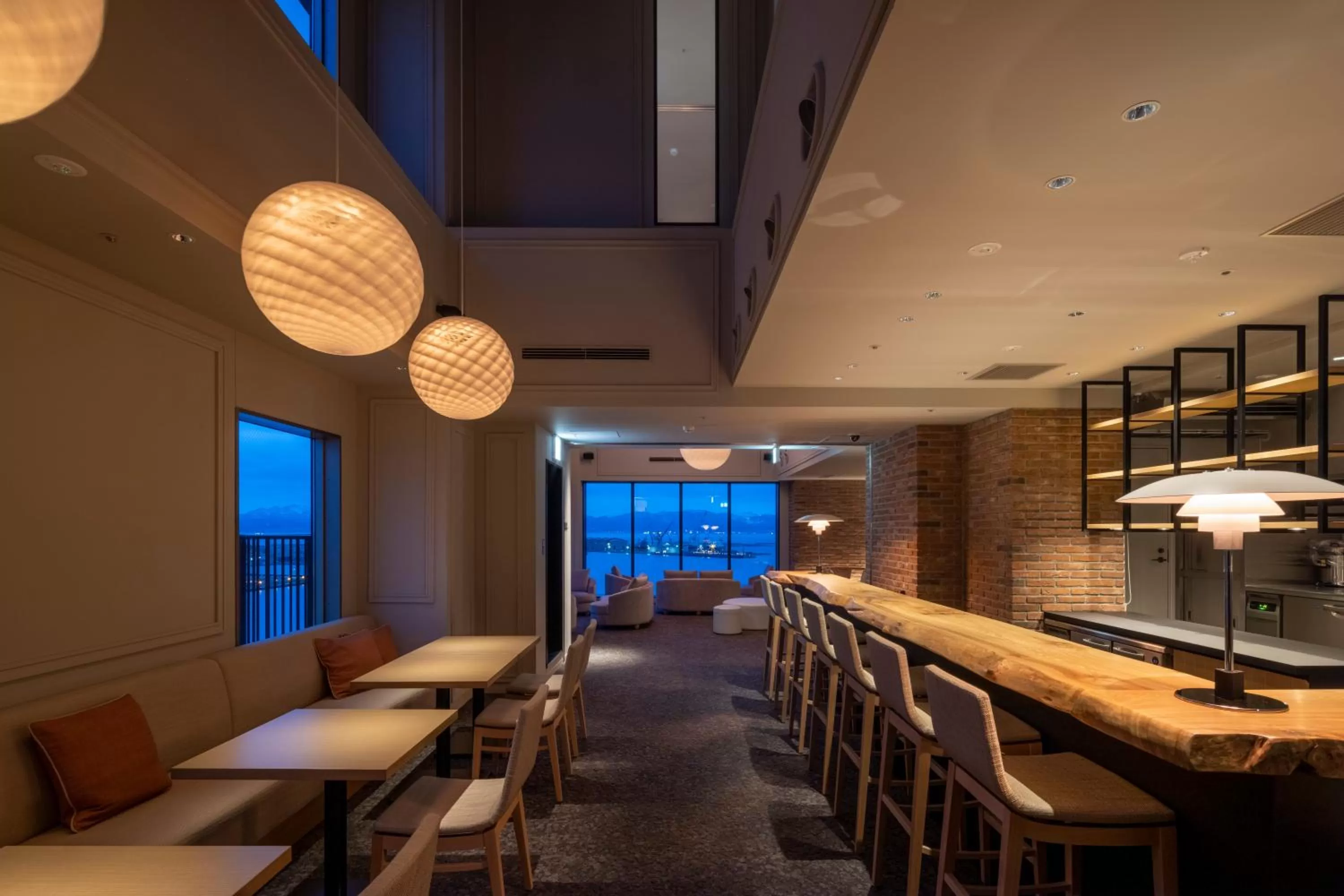 Lounge or bar in Tokyu Stay Hakodate Asaichi Akarinoyu