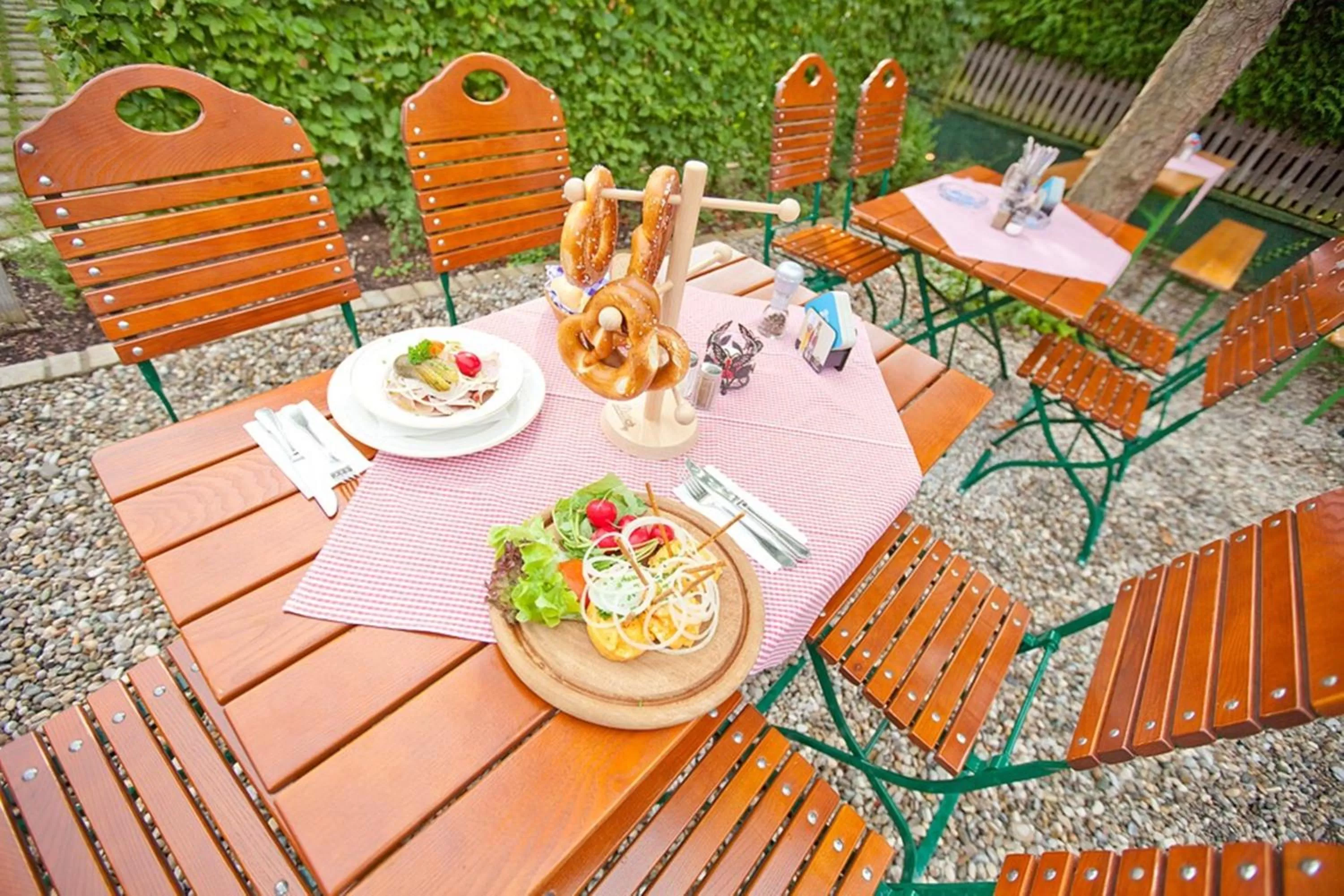 Patio in Hotel Schäfflerwirt