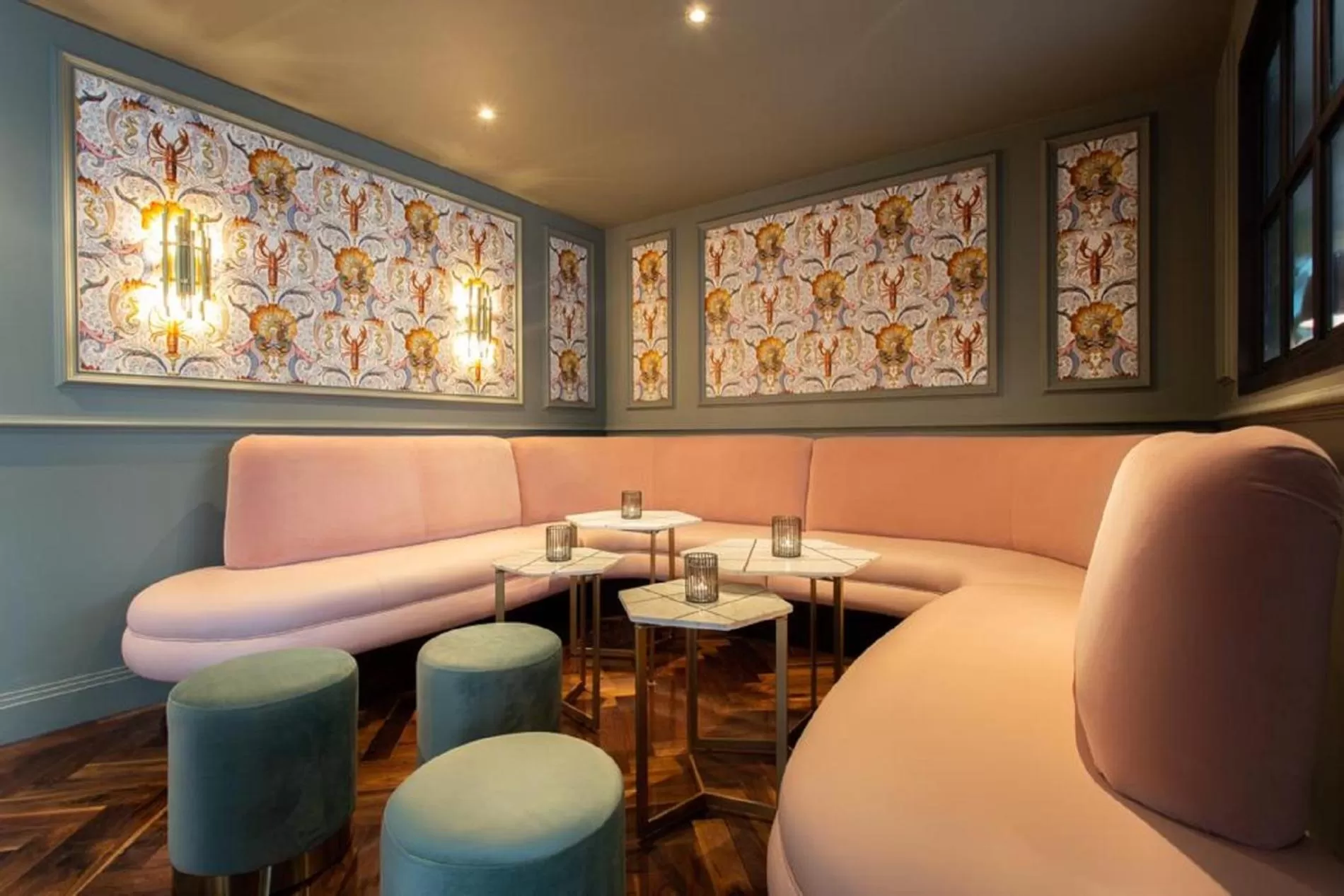 Restaurant/places to eat in The Savoy Hotel