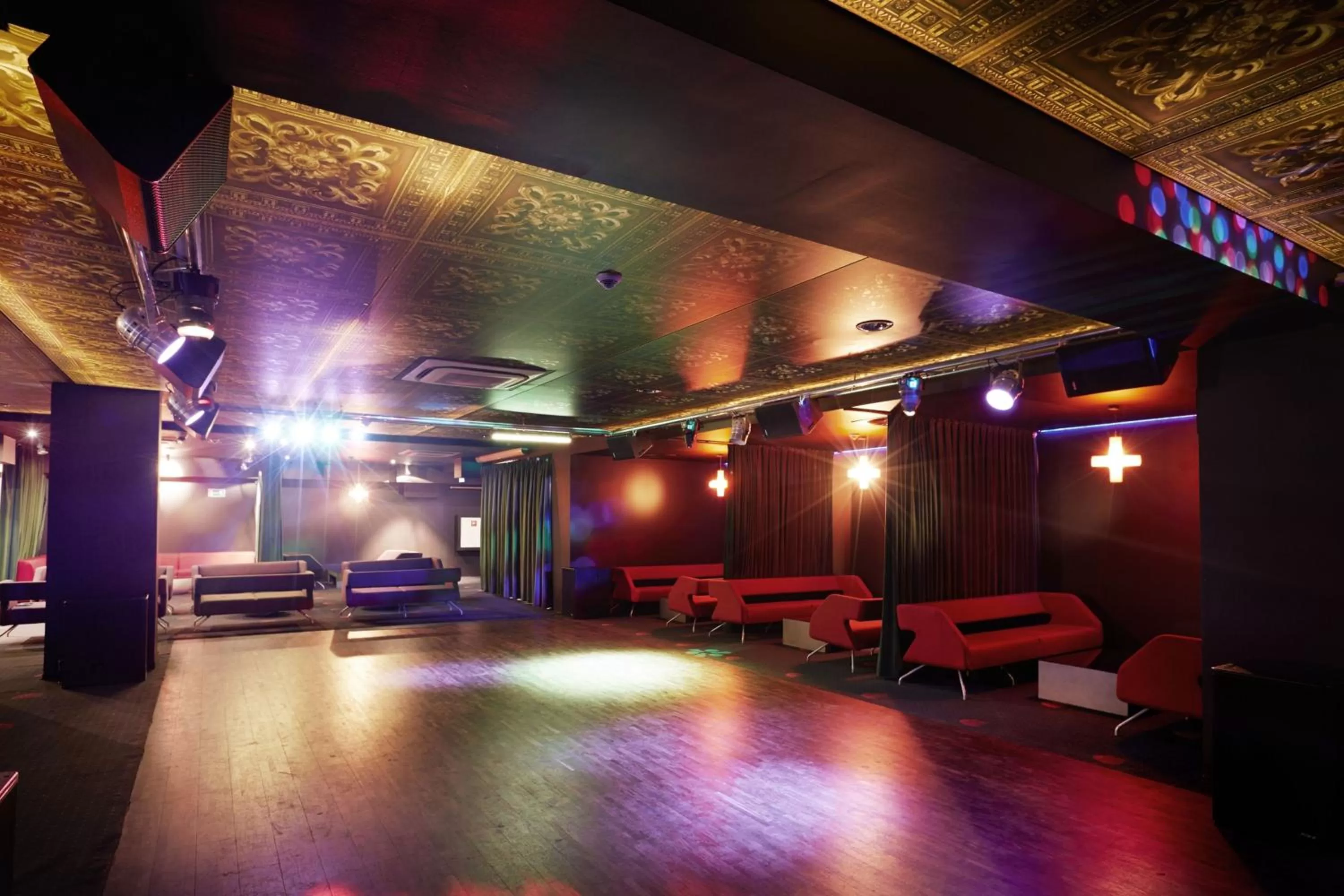 Nightclub / DJ in Marine Hotel by Zdrojowa