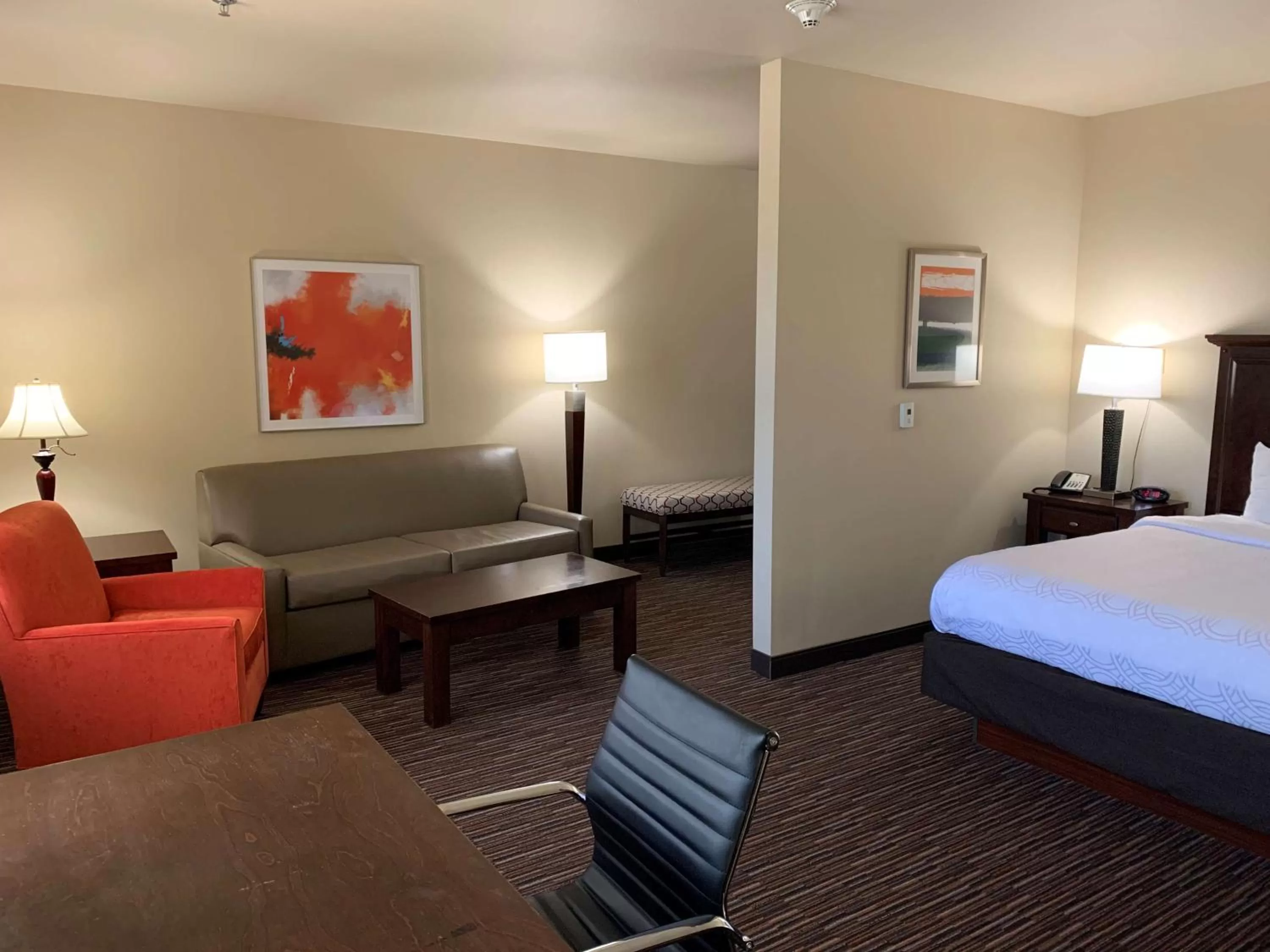 KING BED-1 BEDROOM CORNER SUITE-SOFABED in Radisson Hotel River Falls