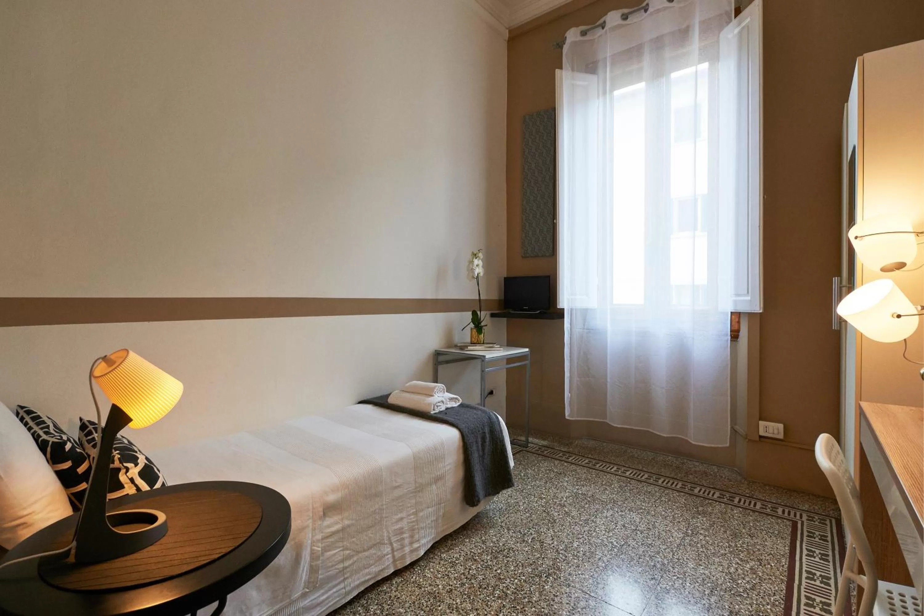 Bed in B&B In Centro