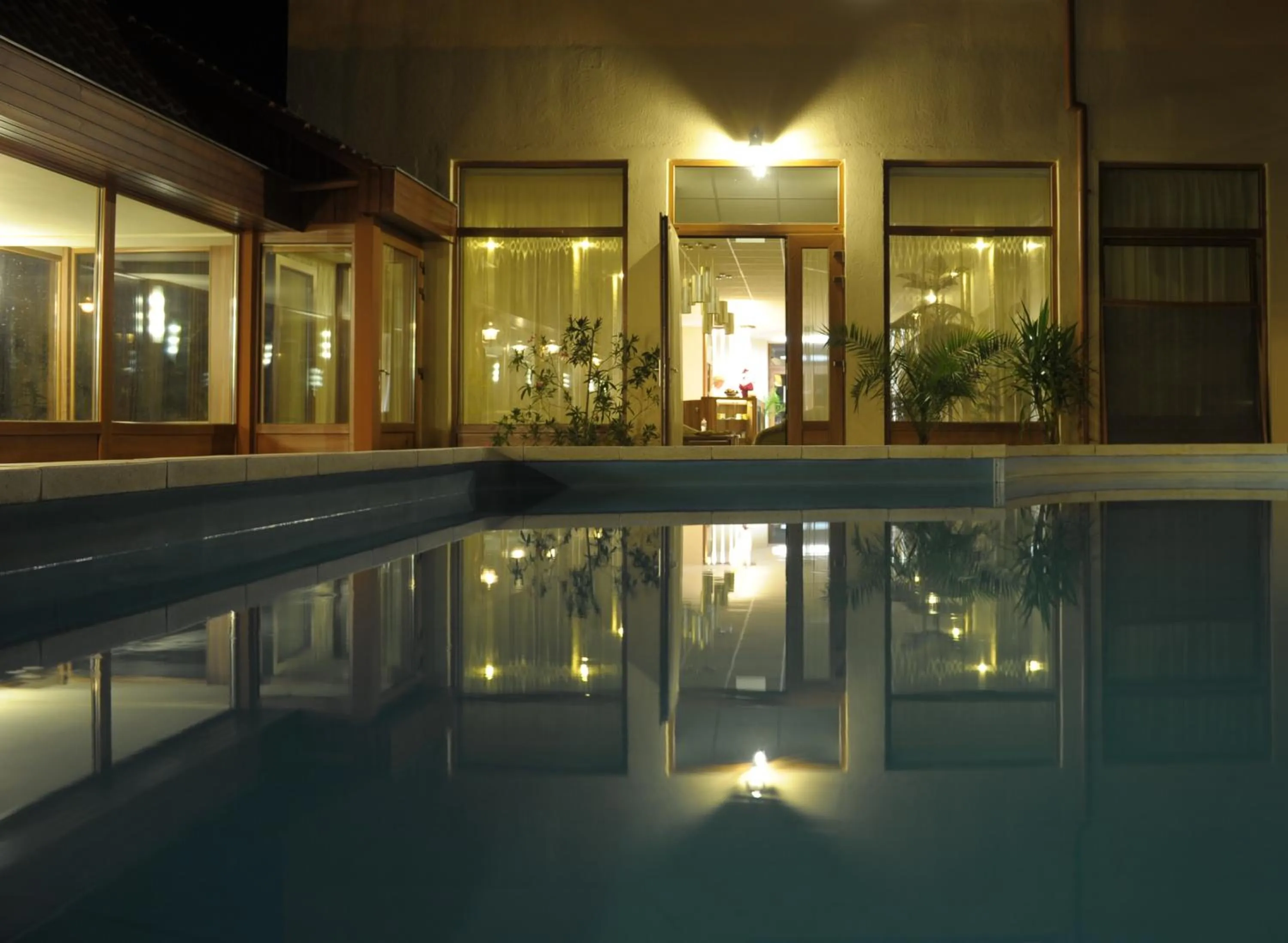 Swimming pool in Park Hotel Gyula