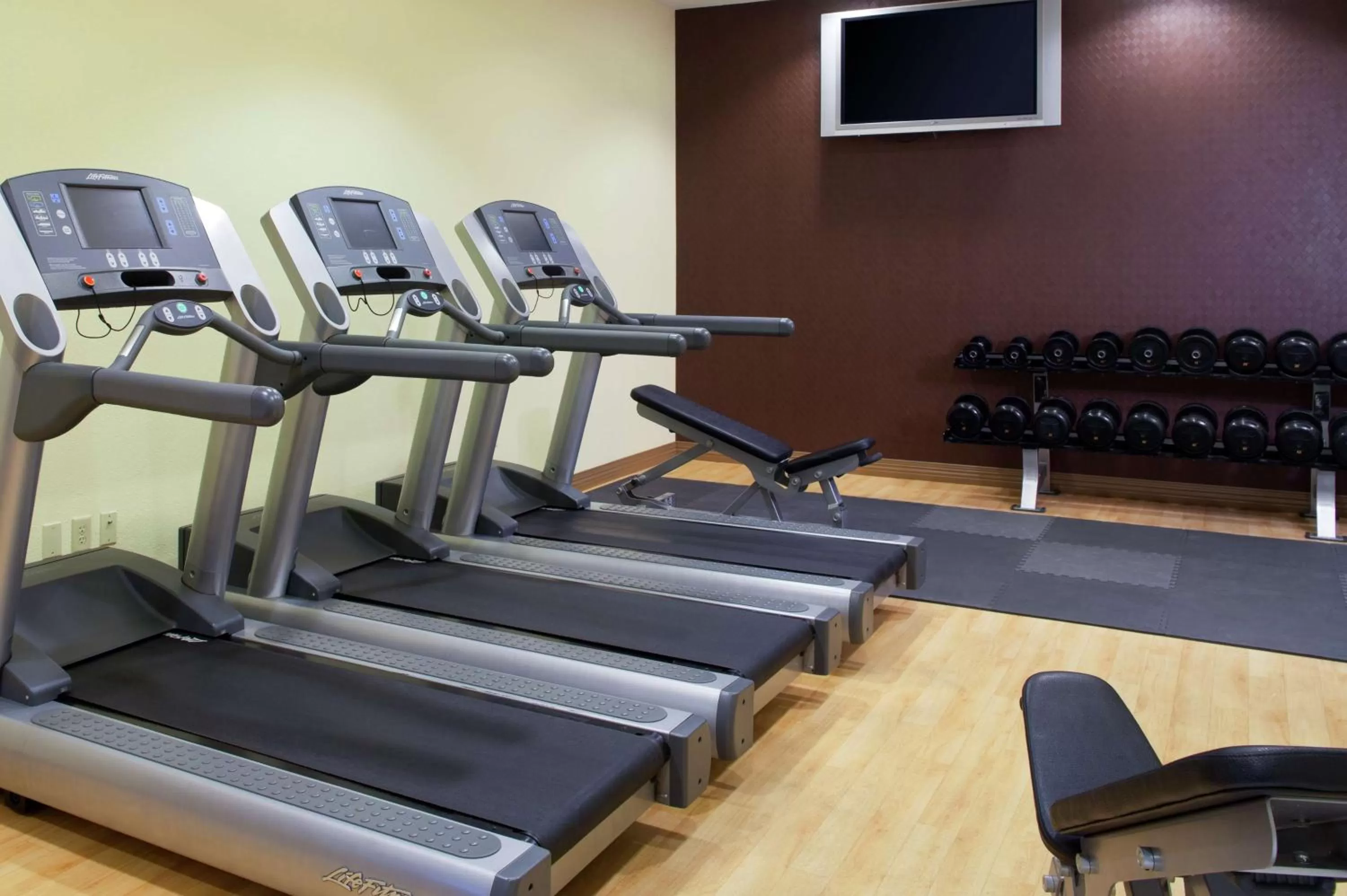 Fitness centre/facilities in DoubleTree by Hilton Cincinnati Airport