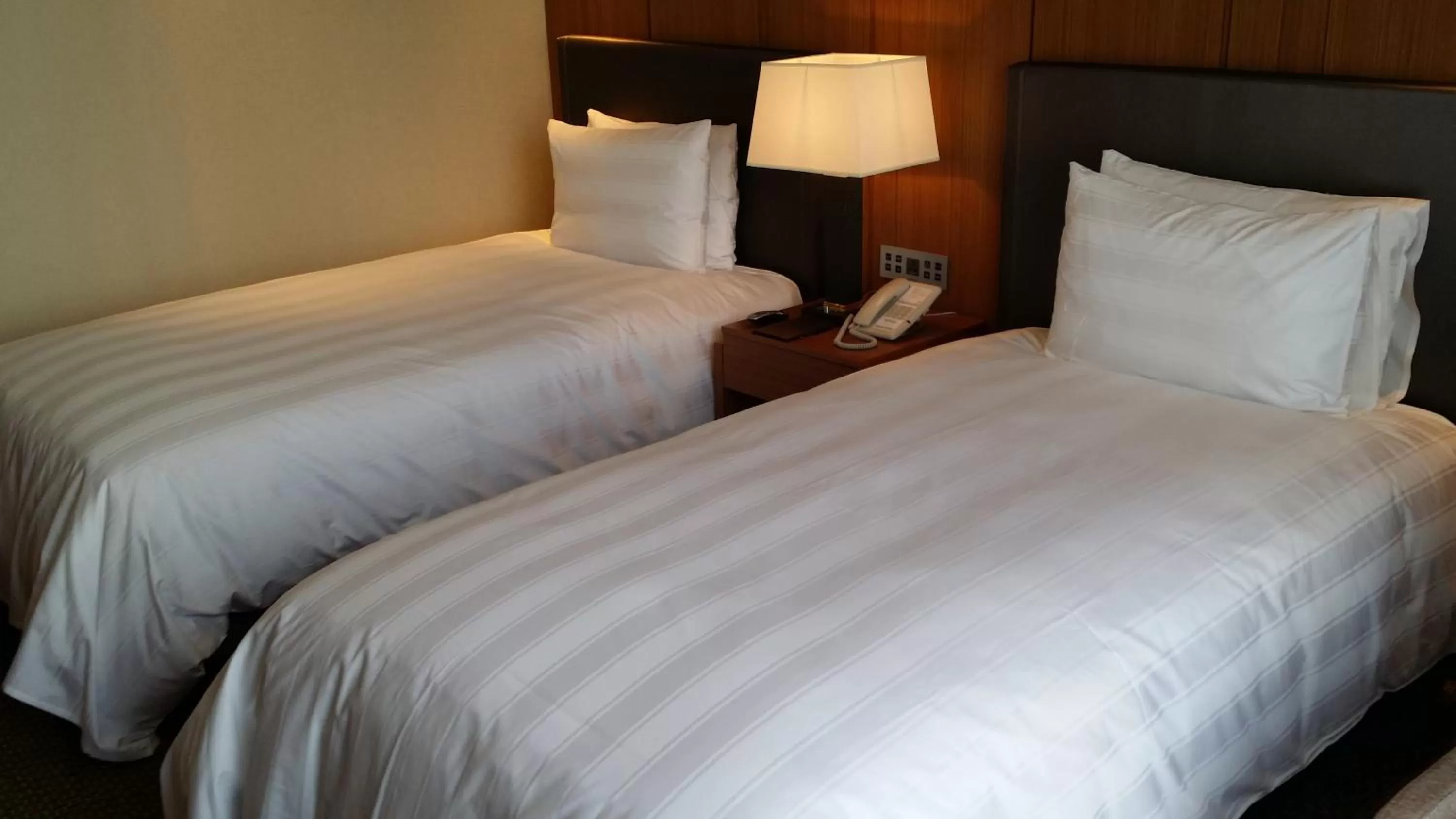 Photo of the whole room, Bed in LOTTE CITY HOTEL Daejeon