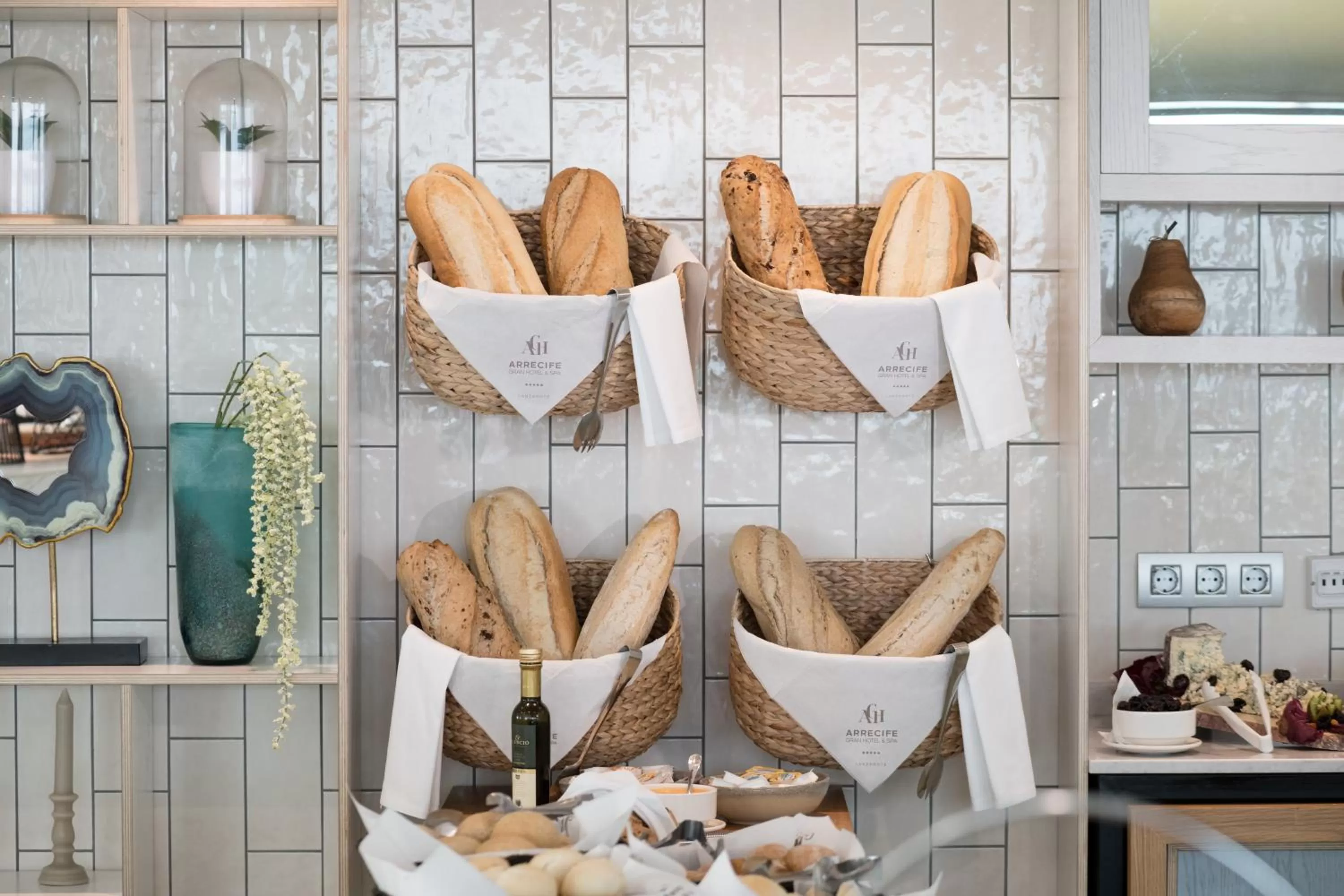 Food and drinks in Arrecife Gran Hotel & Spa