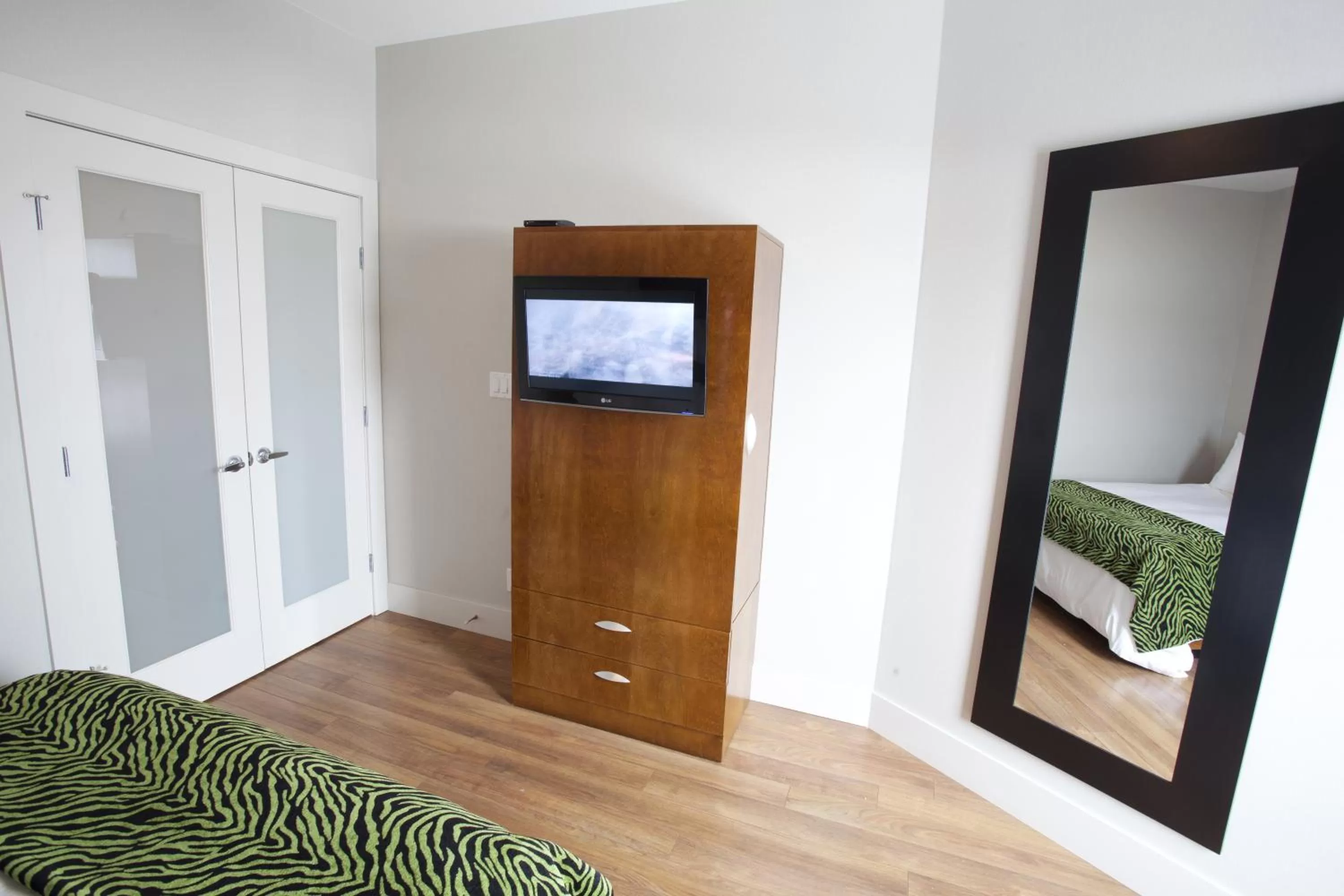 TV and multimedia, Bed in Baymont by Wyndham Fort McMurray