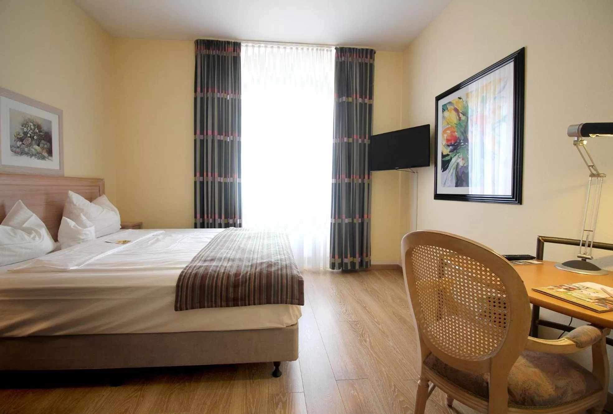 Bed in Hotel Am Mühlenteich