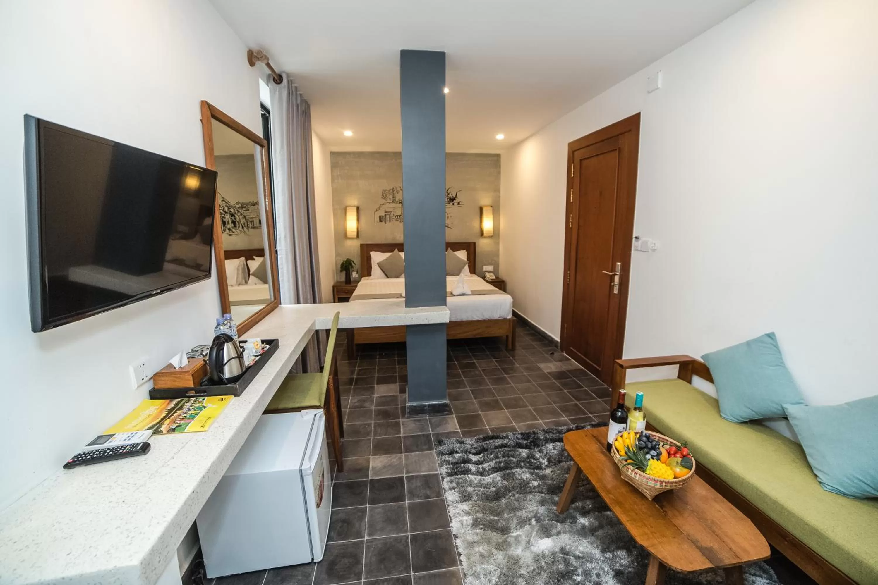 Living room, Bed in Home Chic Hotel