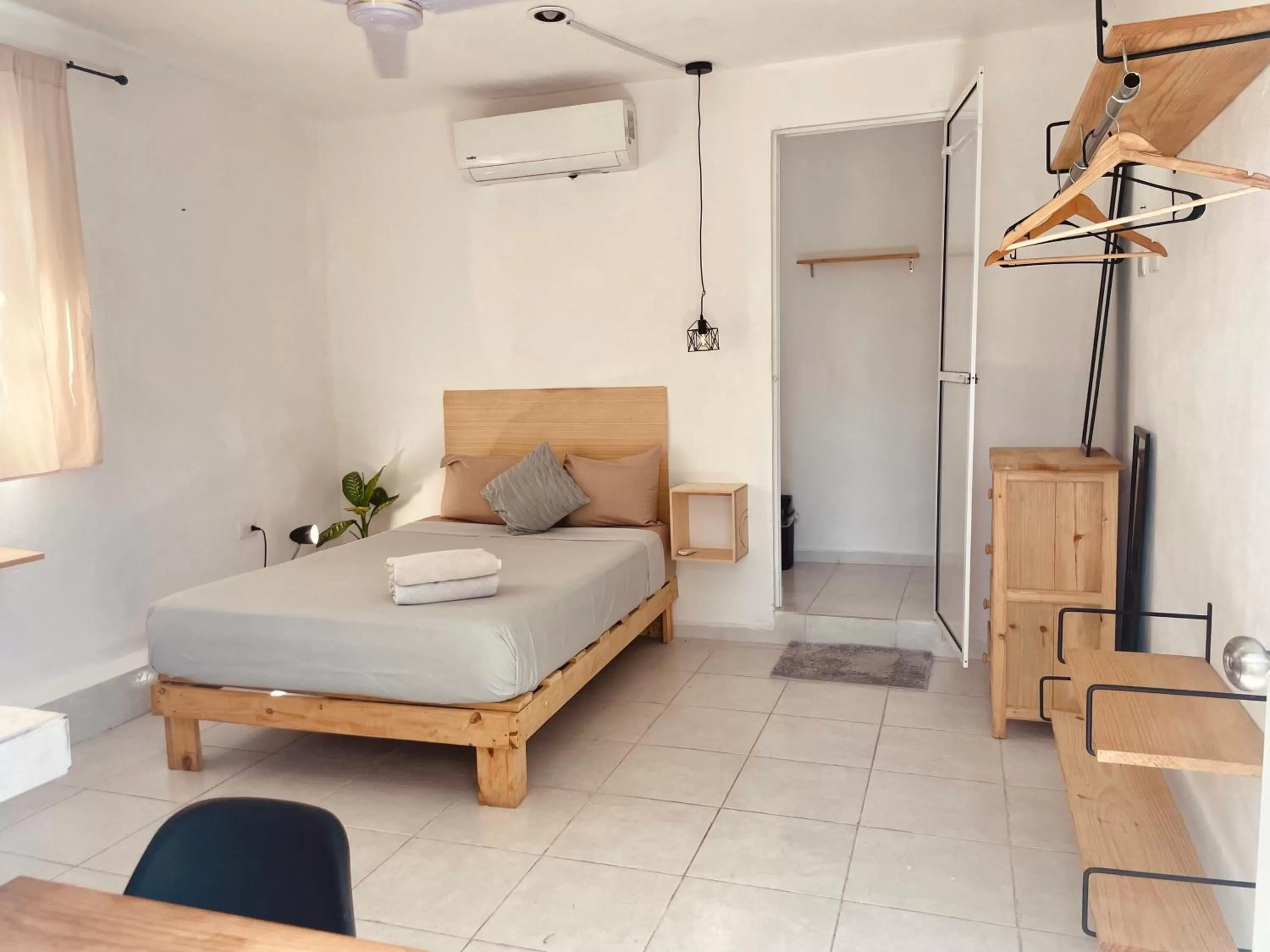 Photo of the whole room, Bed in Anana Coliving