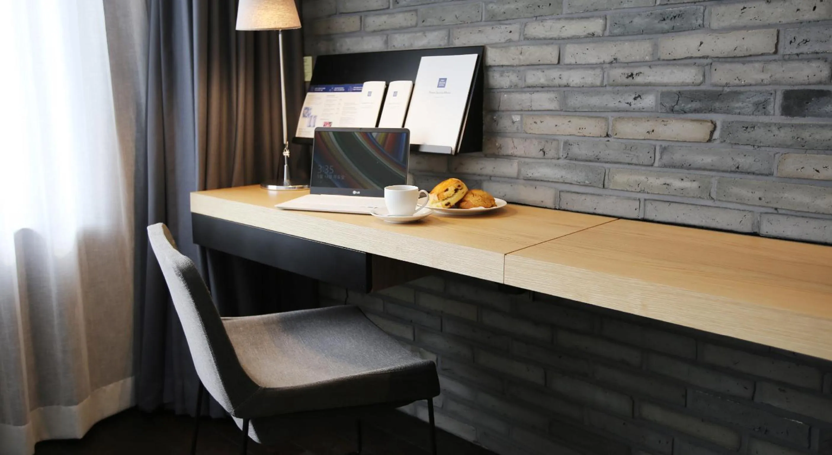 Seating area in Maison Glad Jeju