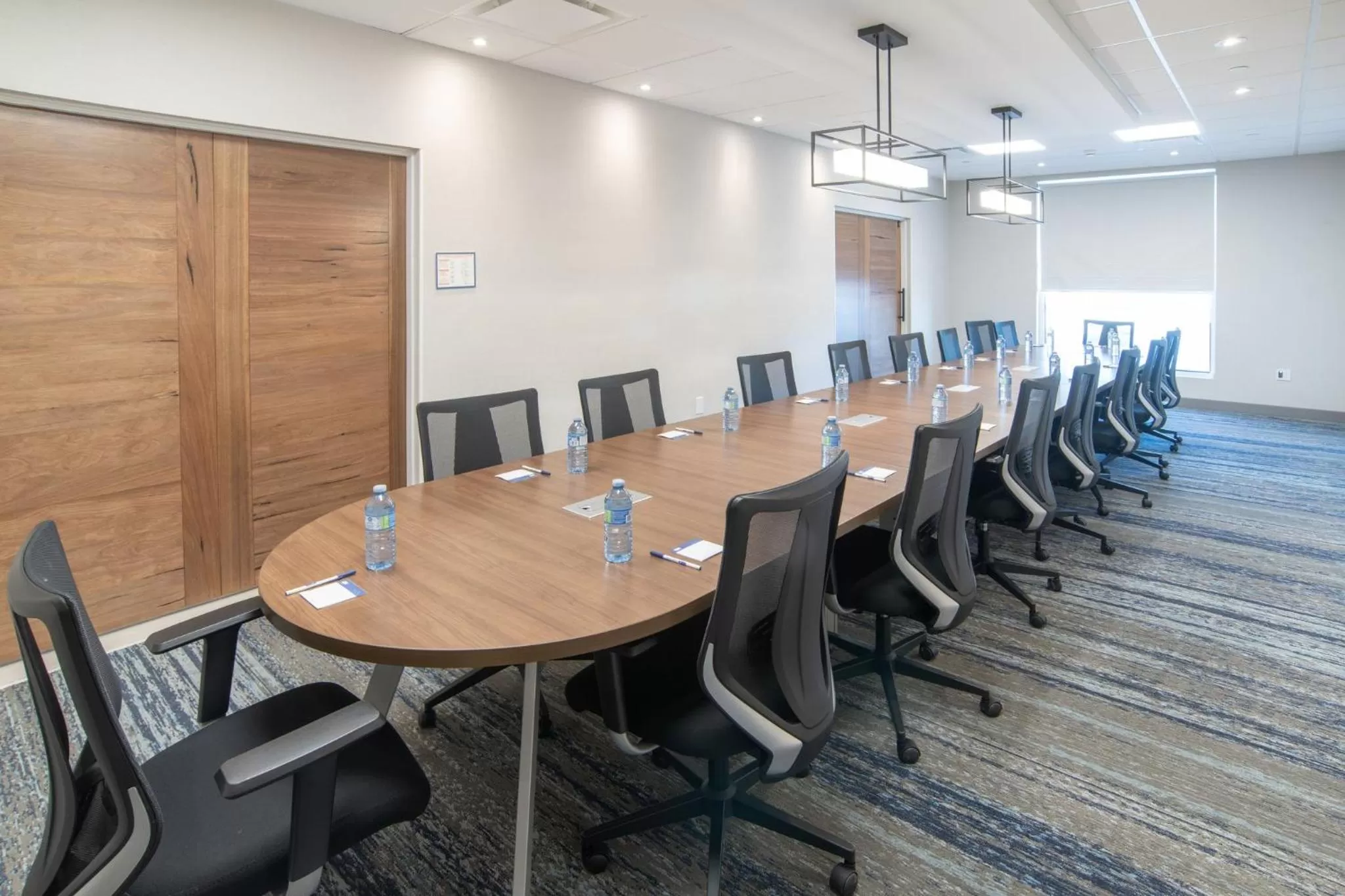 Meeting/conference room in Holiday Inn Express & Suites - Moose Jaw by IHG